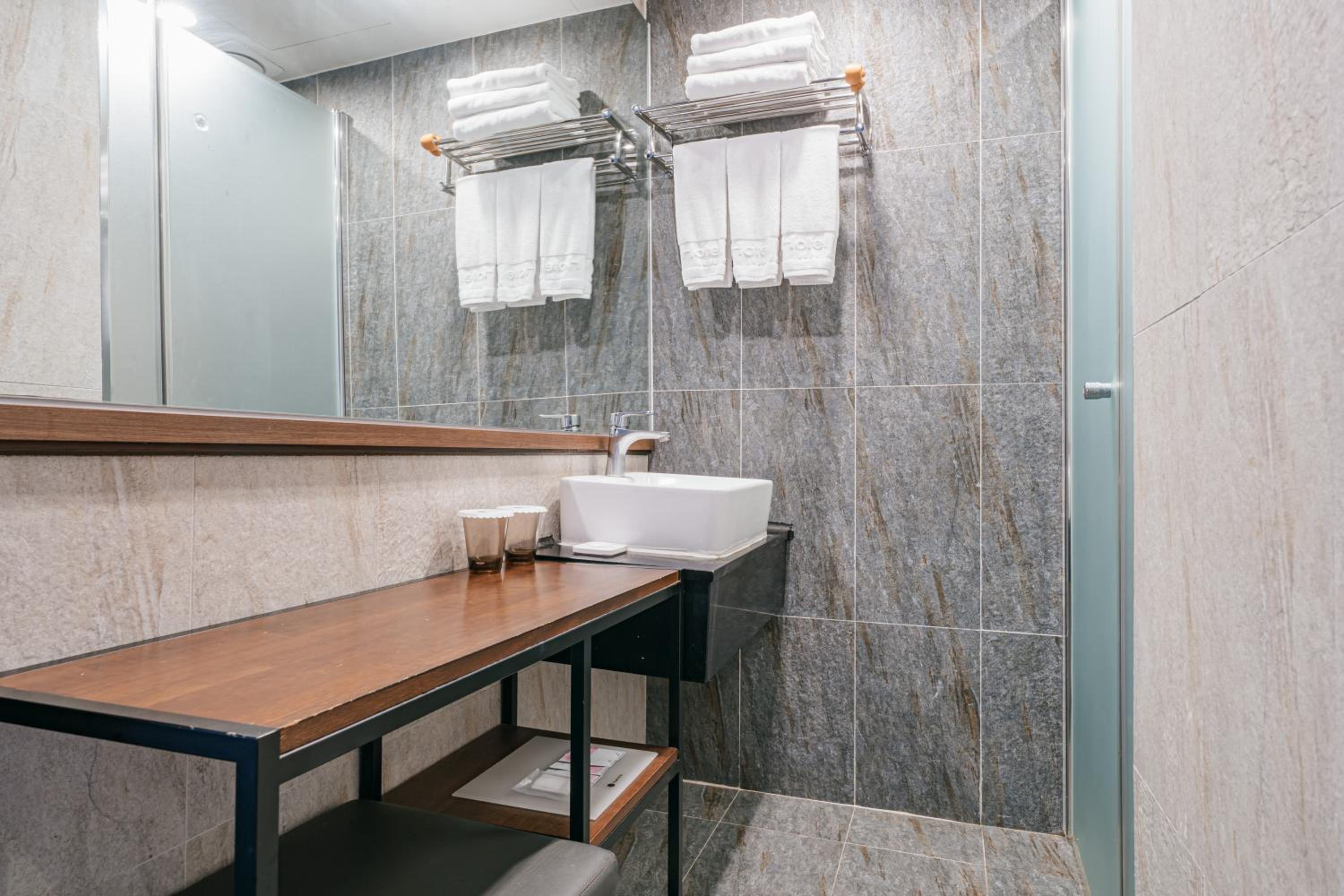 Deluxe Triple Room - Photo 4