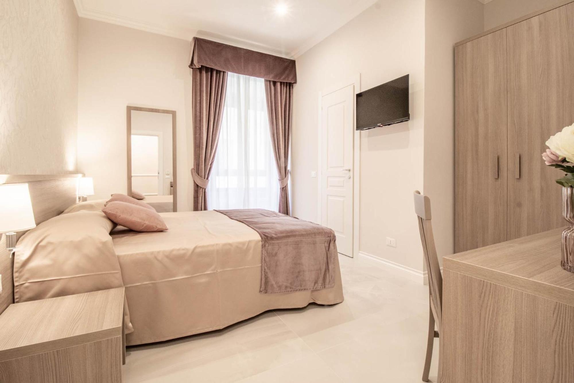 Deluxe Double or Twin Room photo 2