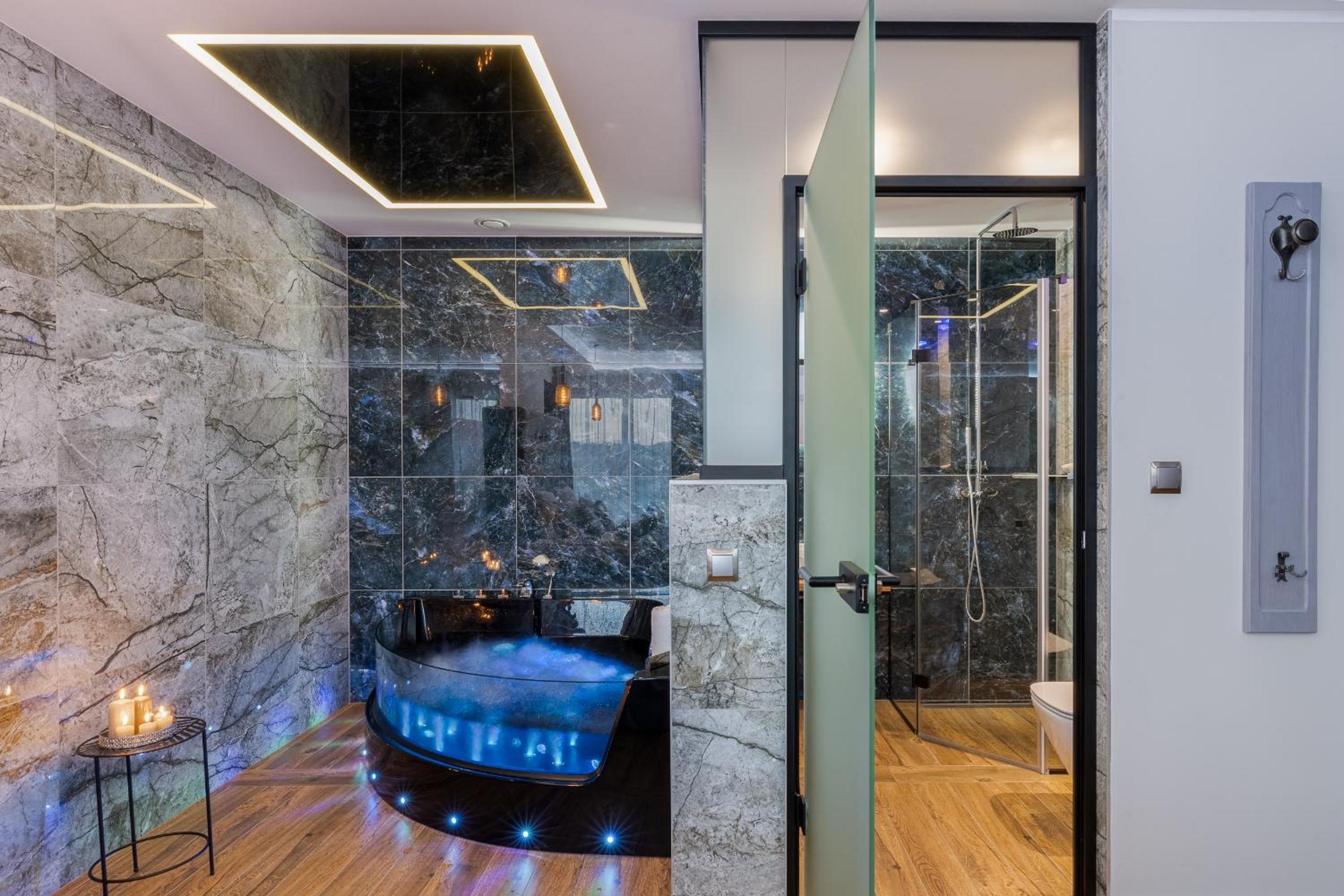 Studio with Spa Bath - Photo 4