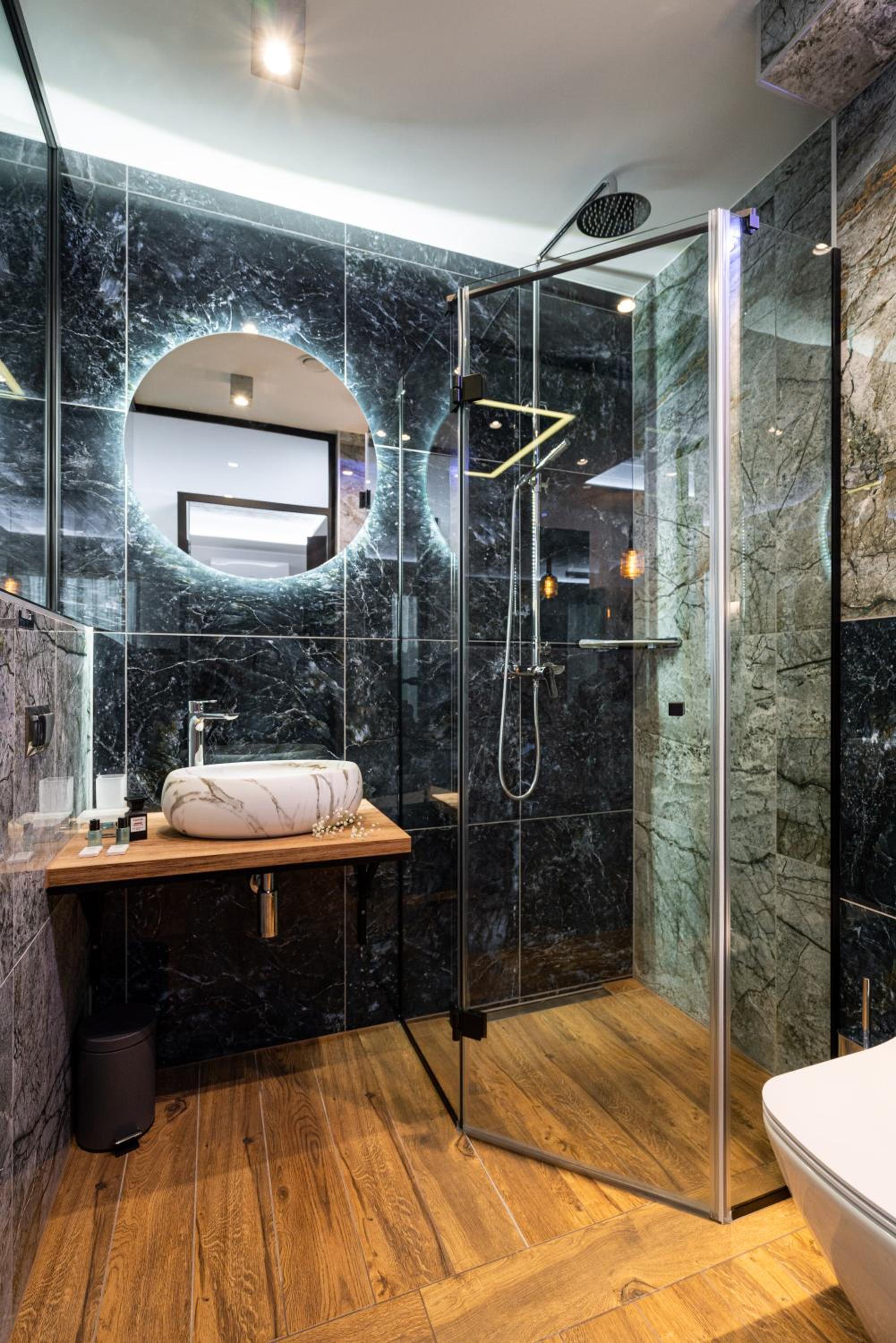 Studio with Spa Bath - Photo 18