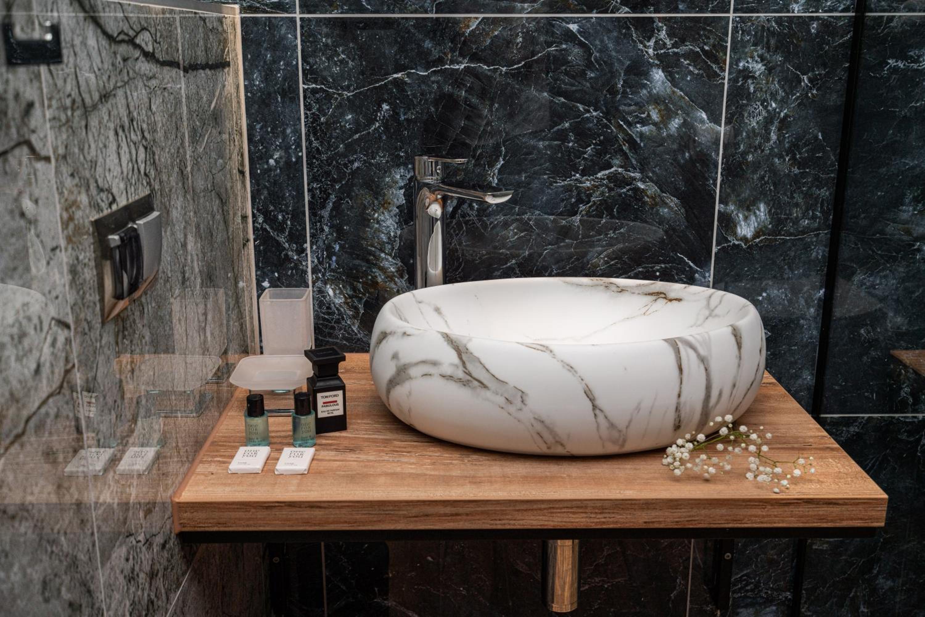 Studio with Spa Bath - Photo 16
