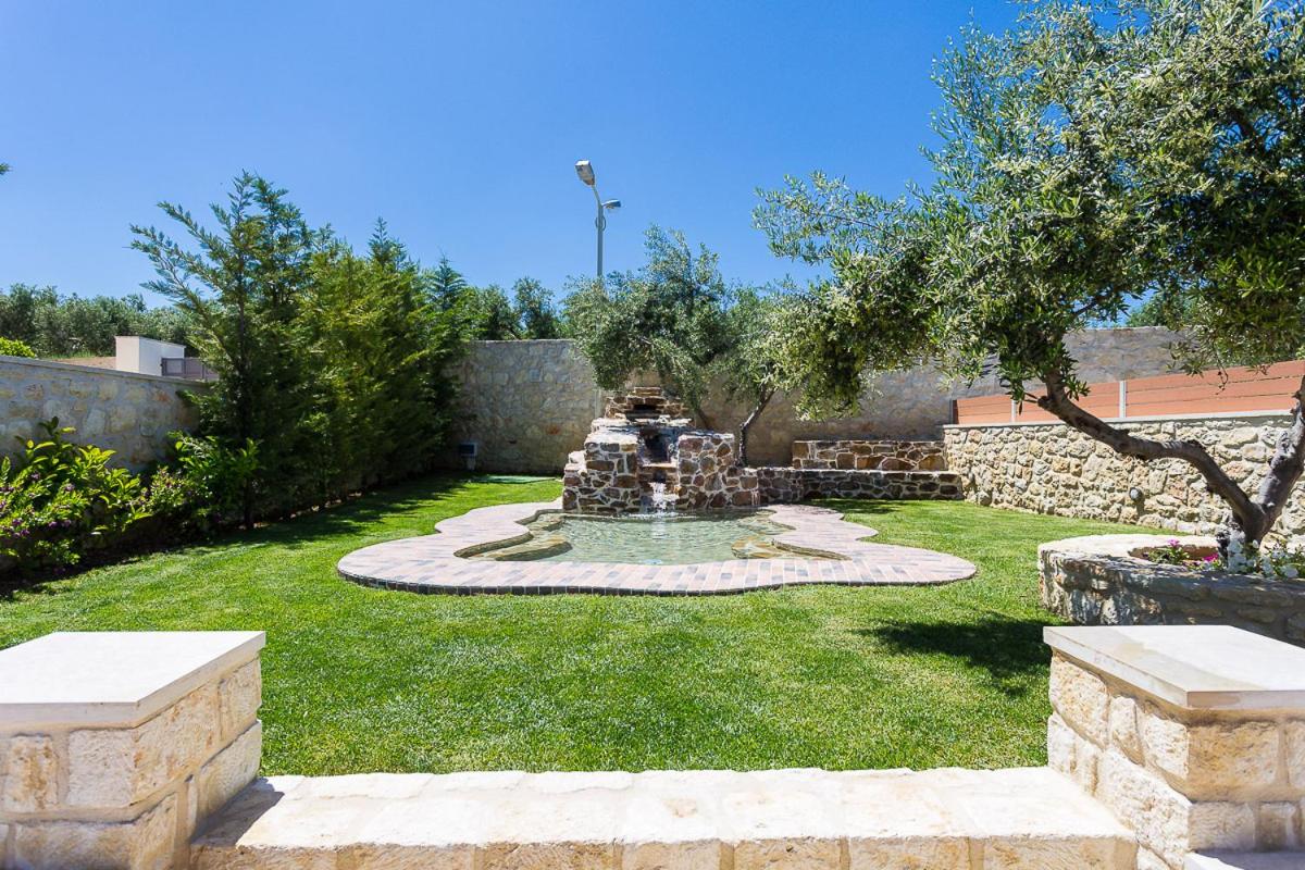 Villa with Private Pool photo 3