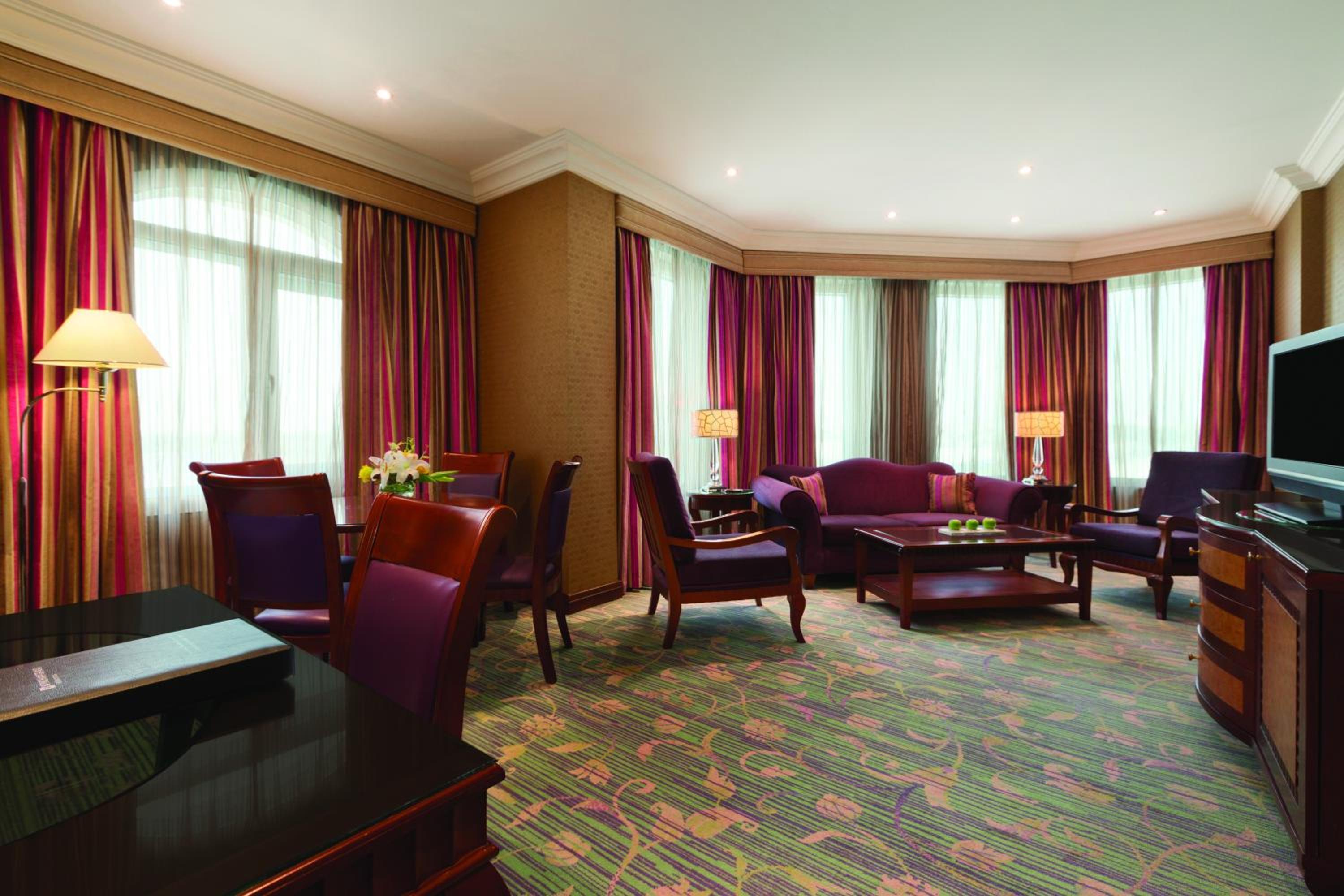 Junior King Suite - Photo 3