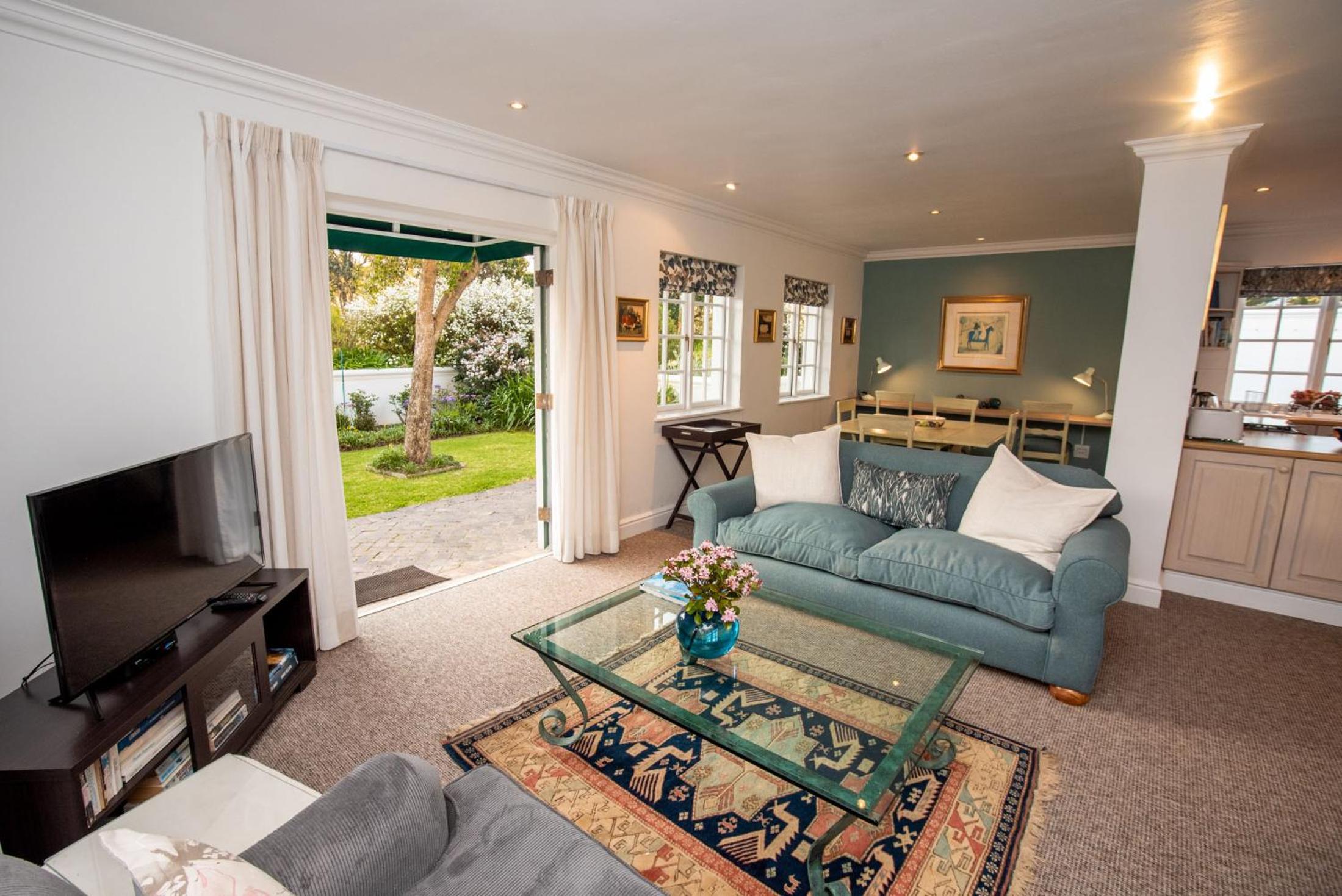 One-Bedroom House photo 1