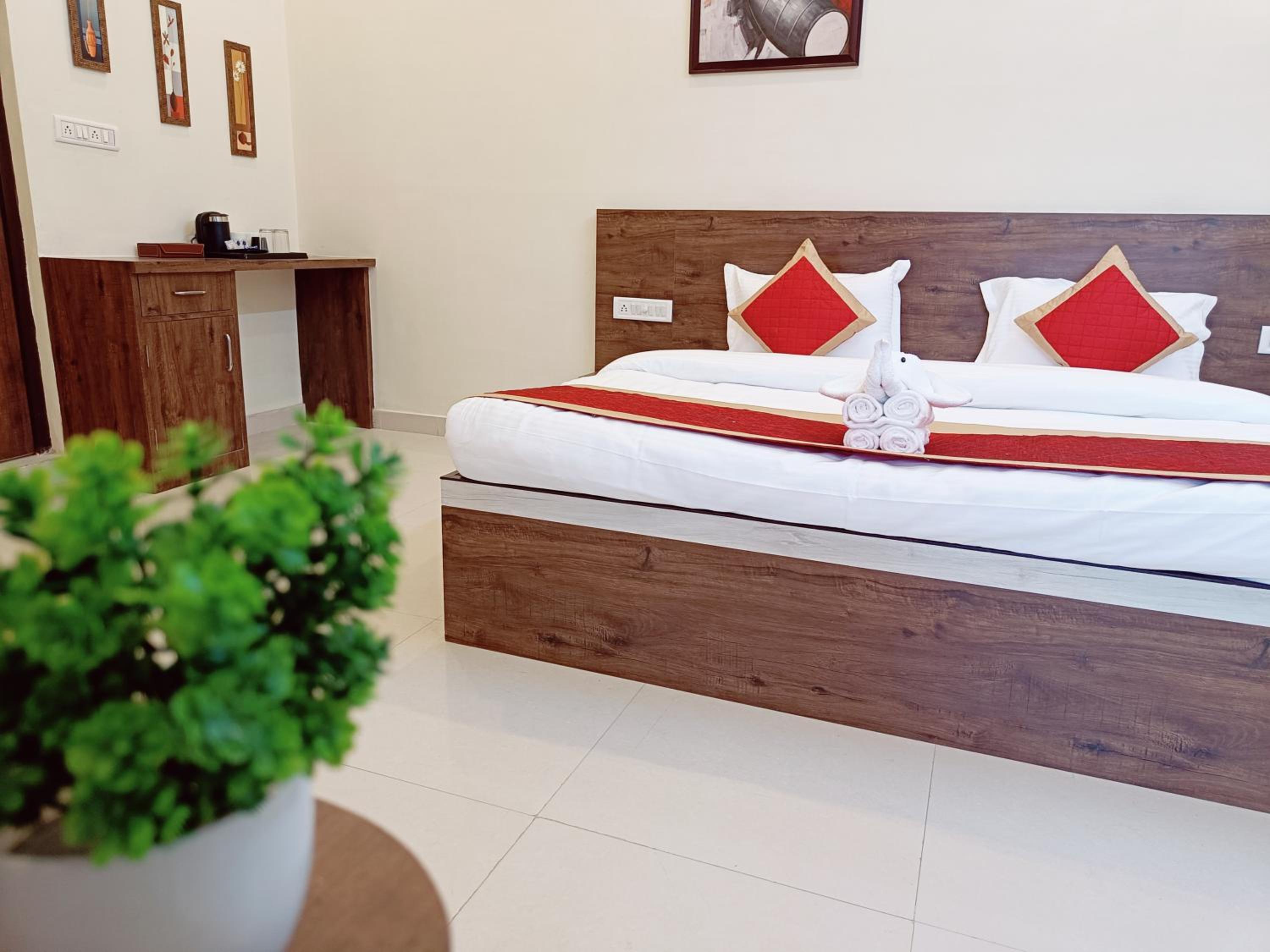 Deluxe Double Room - Photo 19