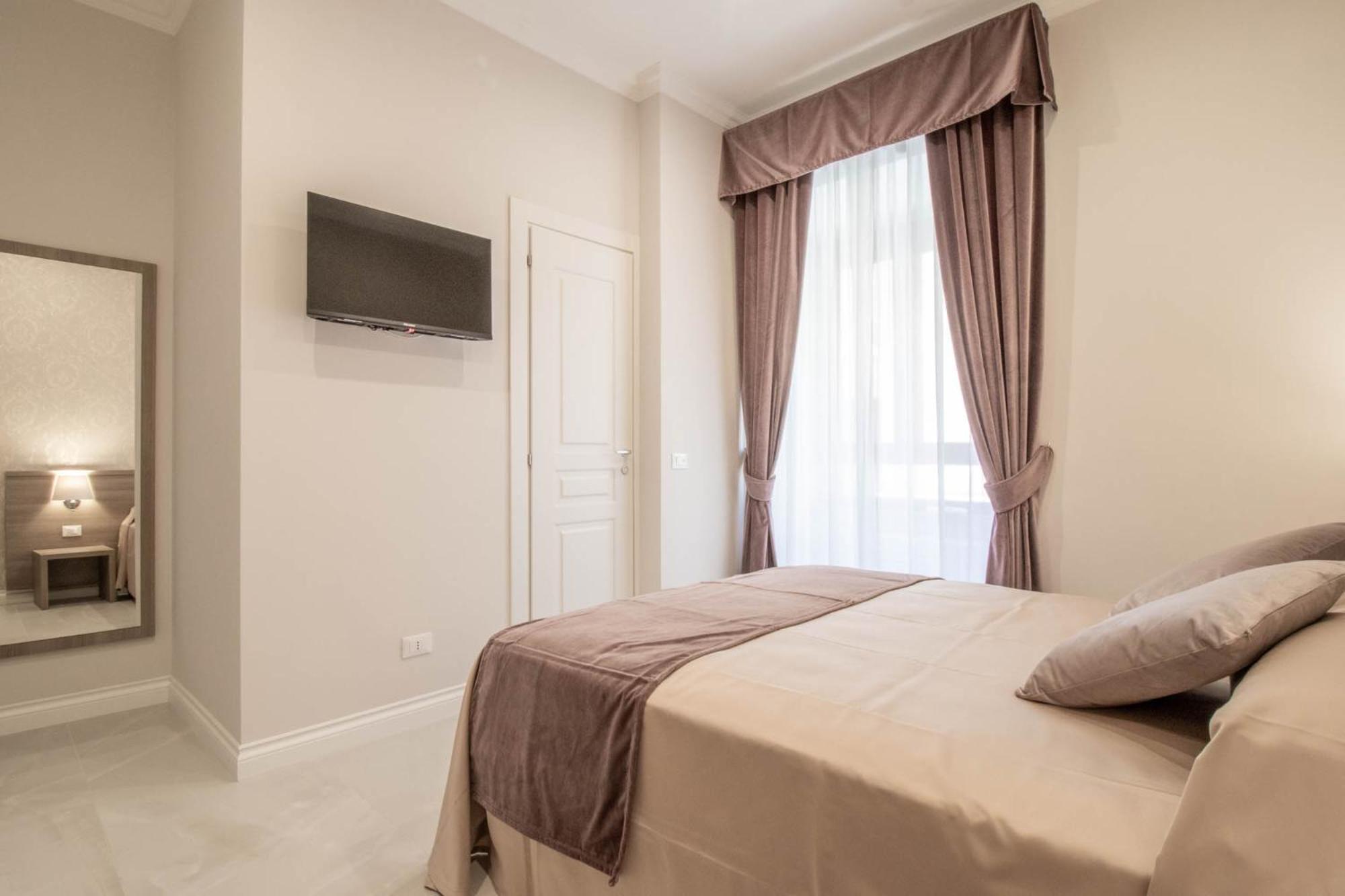 Deluxe Double or Twin Room photo 3