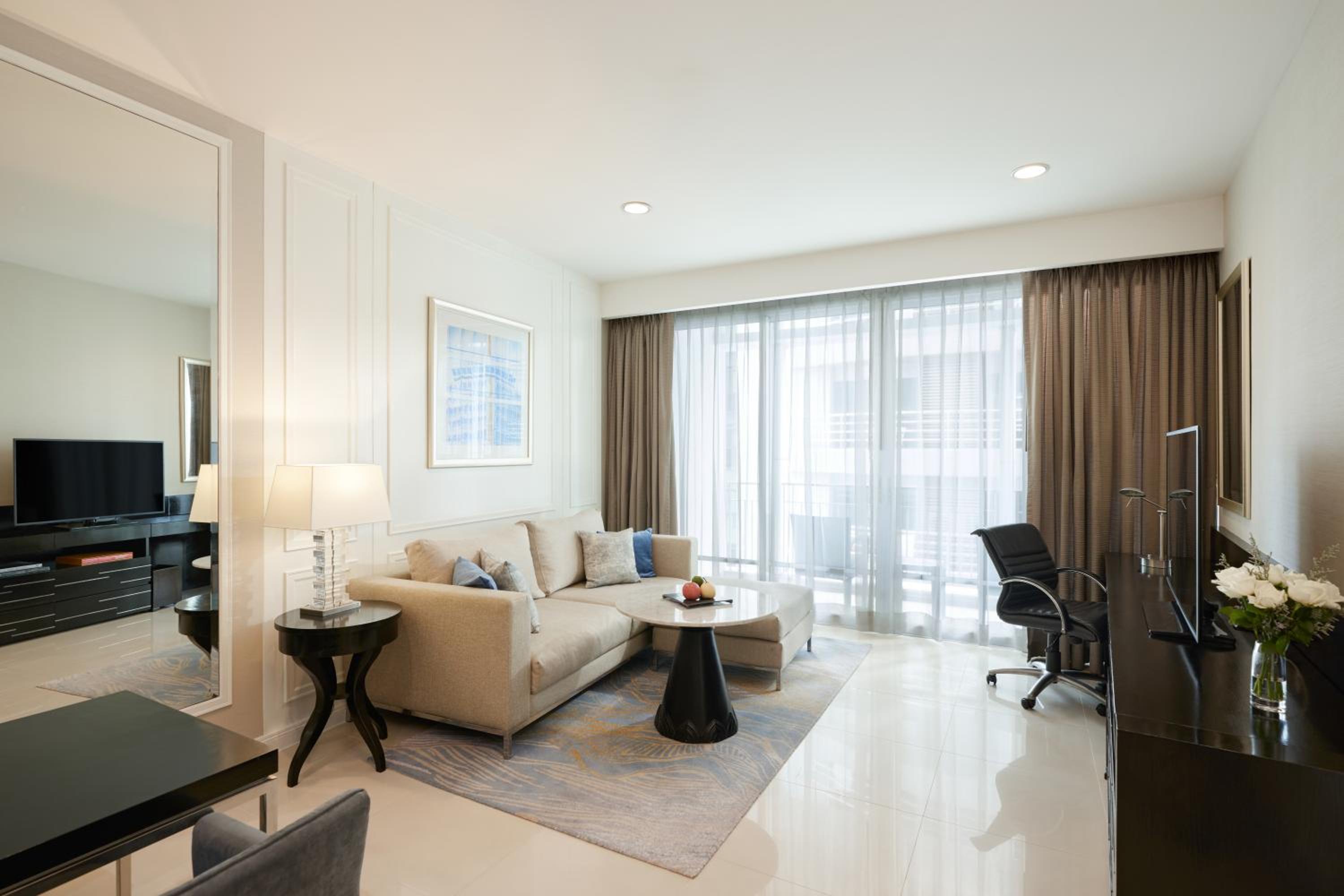 One-Bedroom Superior Suite King - Club Benefits Included photo 3