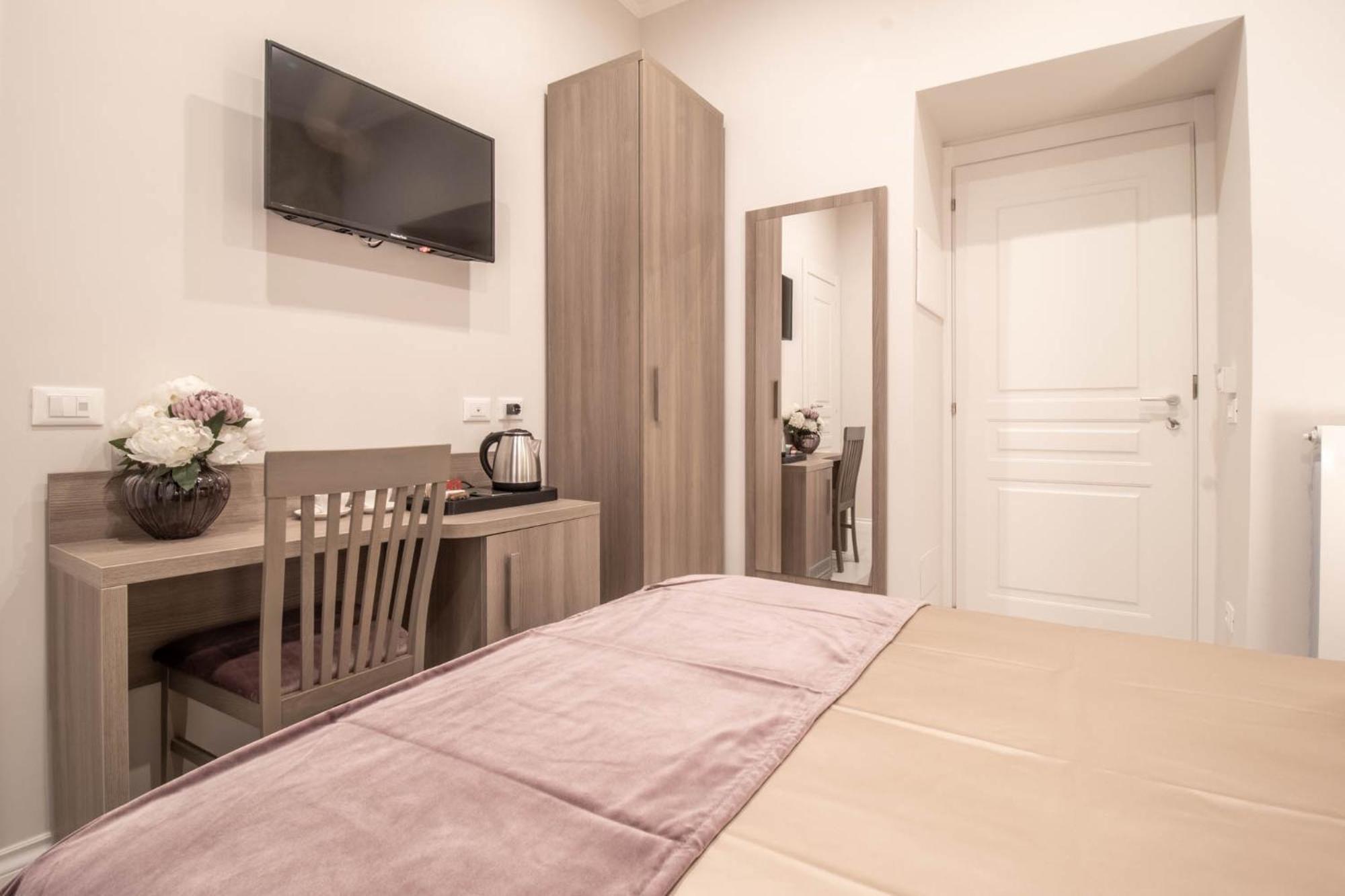 Double Room photo 3