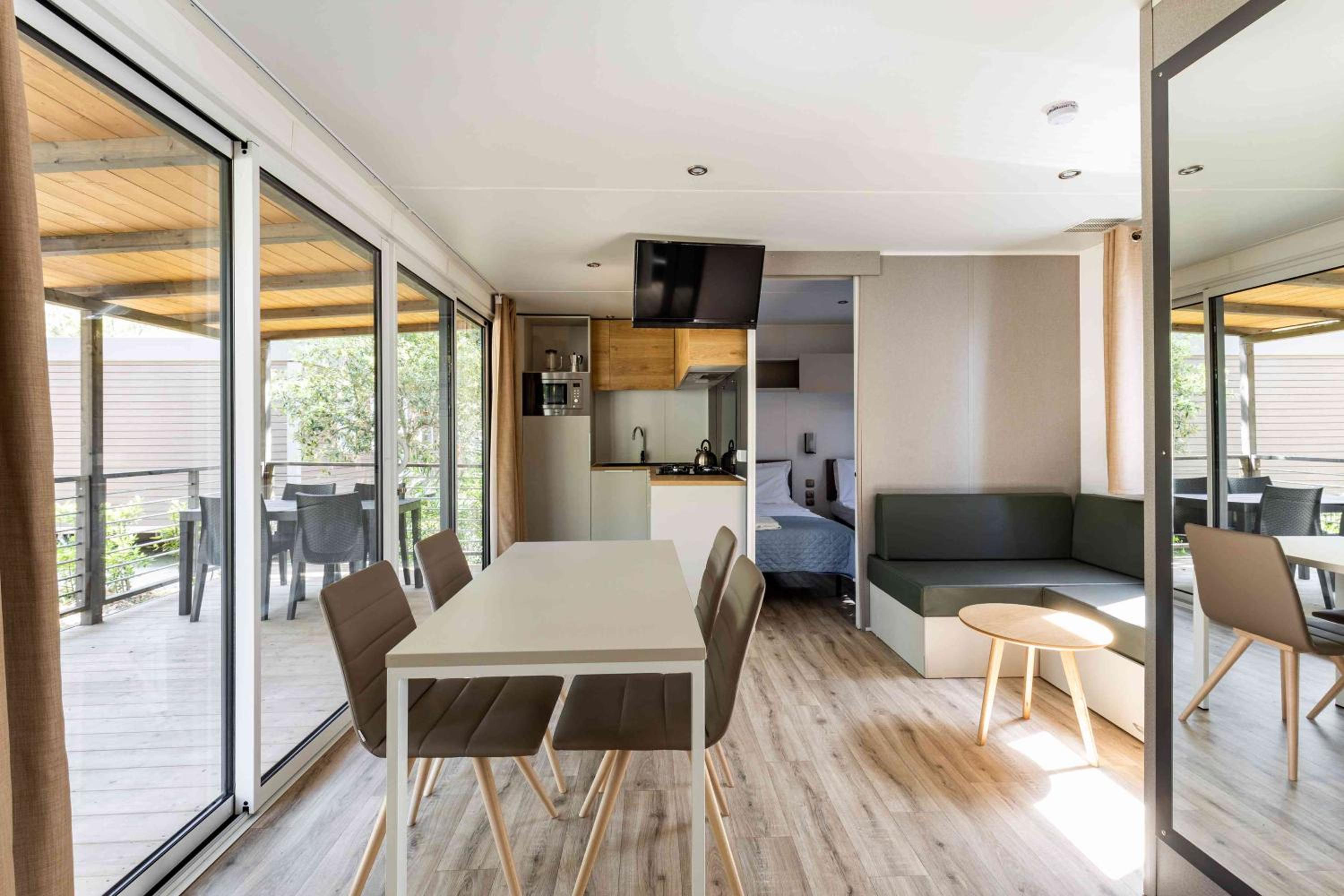 Mobile Home photo 1