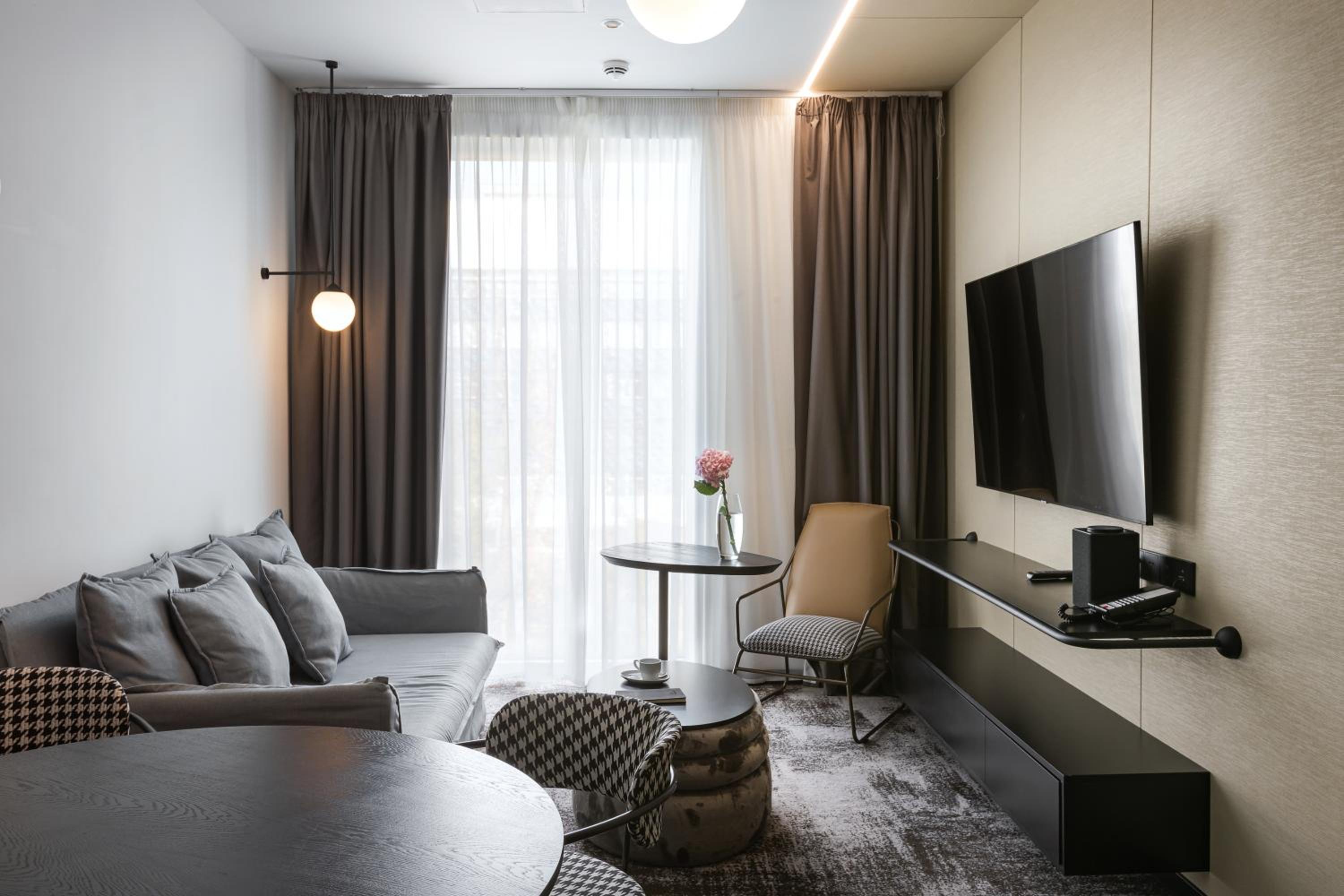 Two-Bedroom Apartment - Photo 7