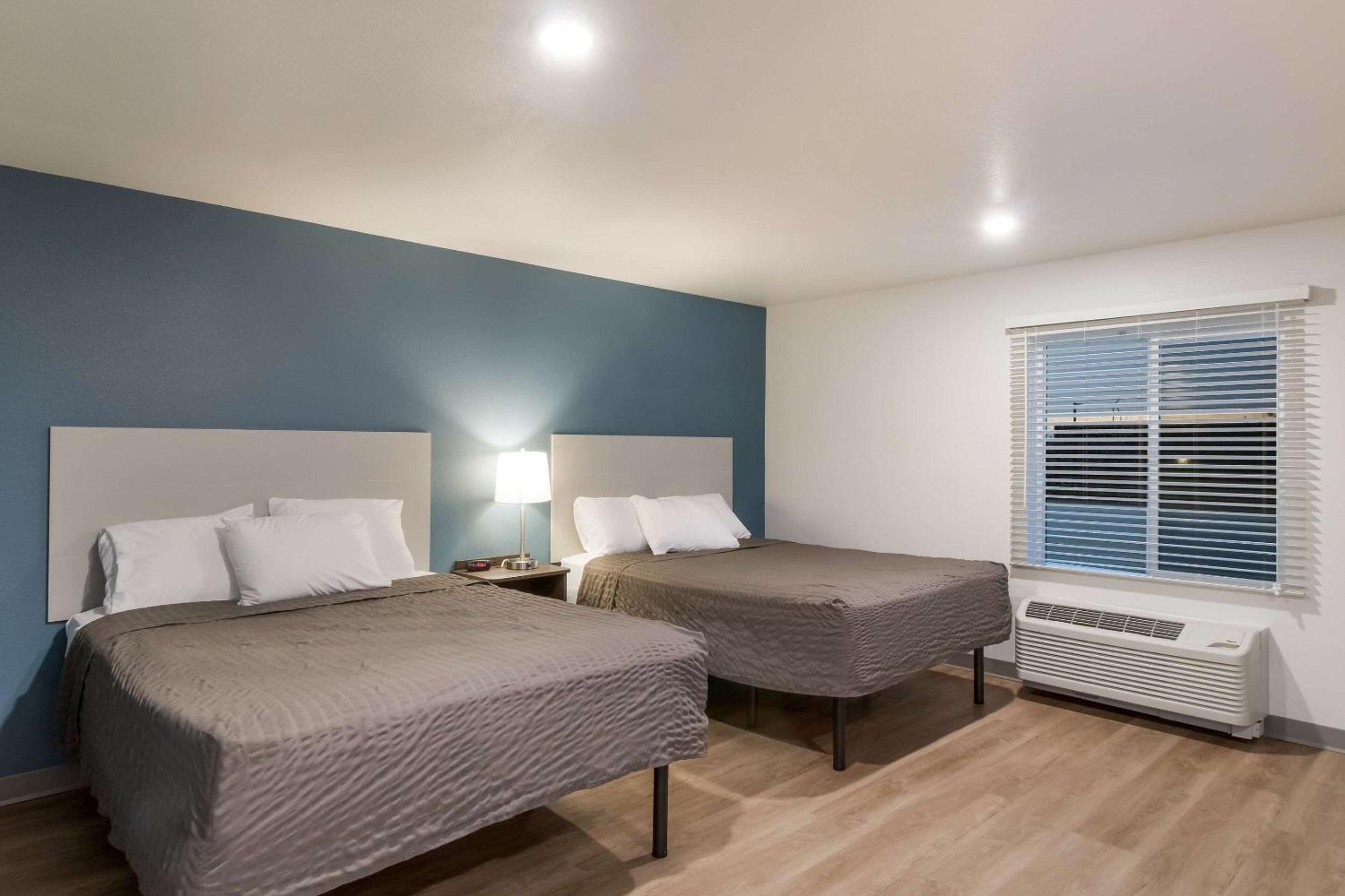 Standard Queen Room with Two Queen Beds - Non Smoking - Photo 1