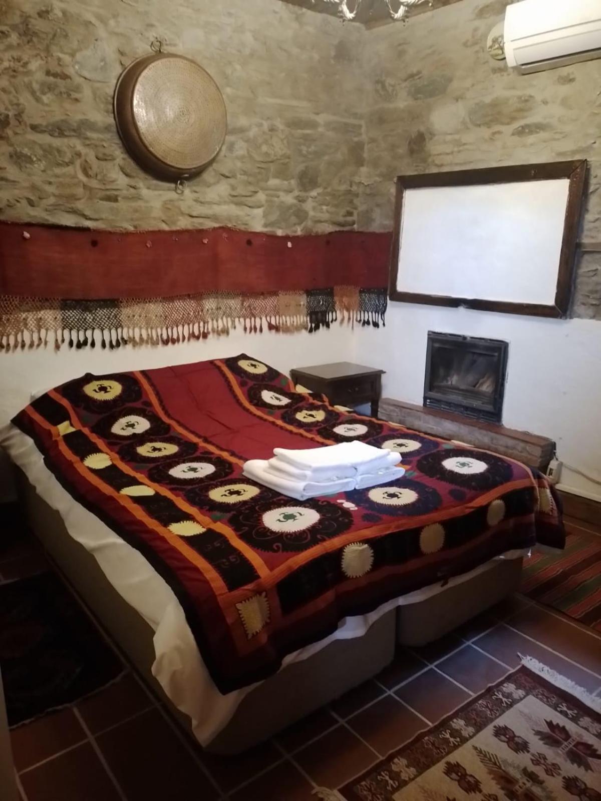 Standard Double Room - Photo 6