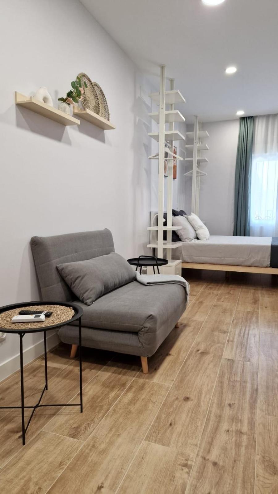 Studio Apartment photo 2