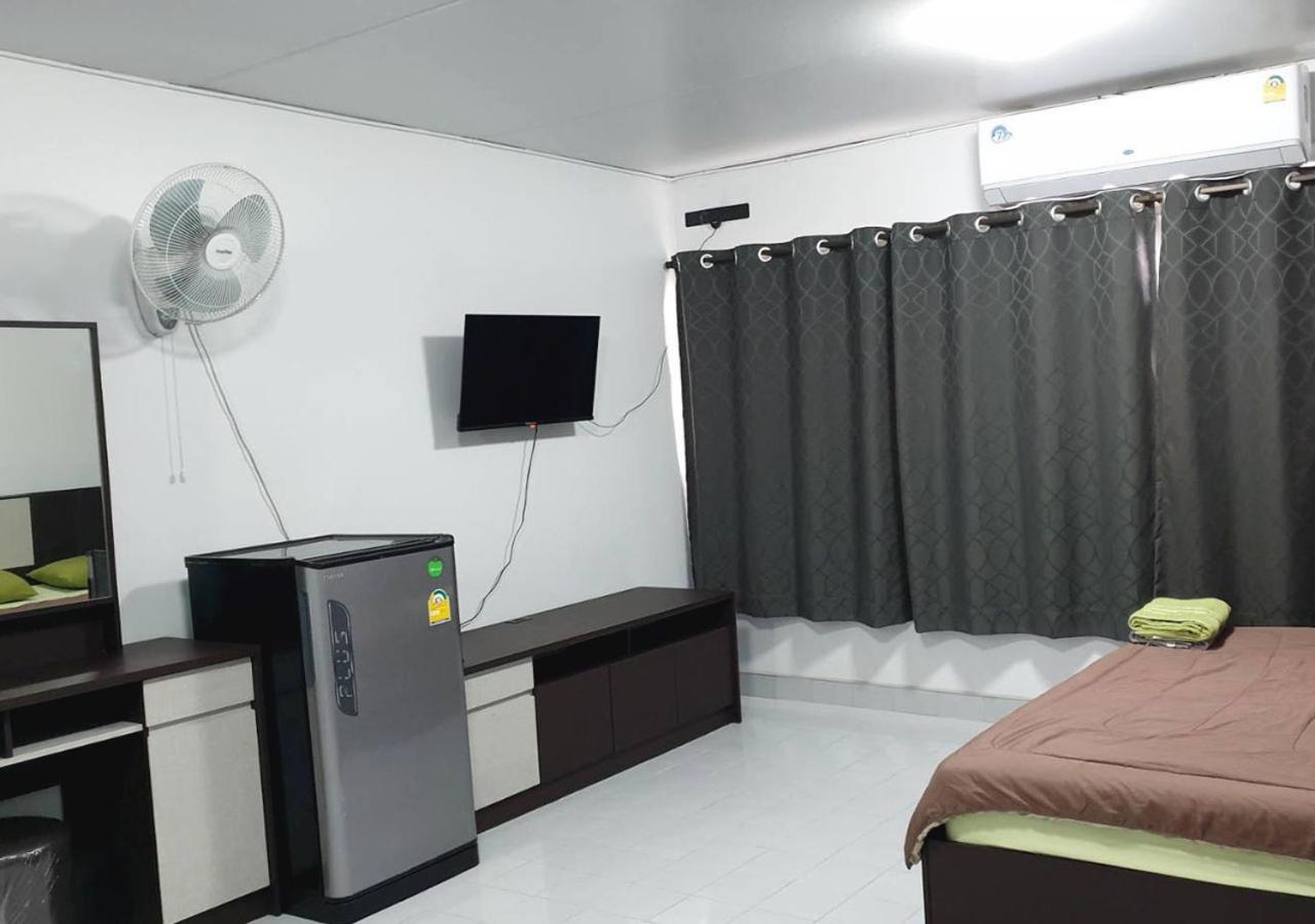 One-Bedroom Apartment - Photo 19