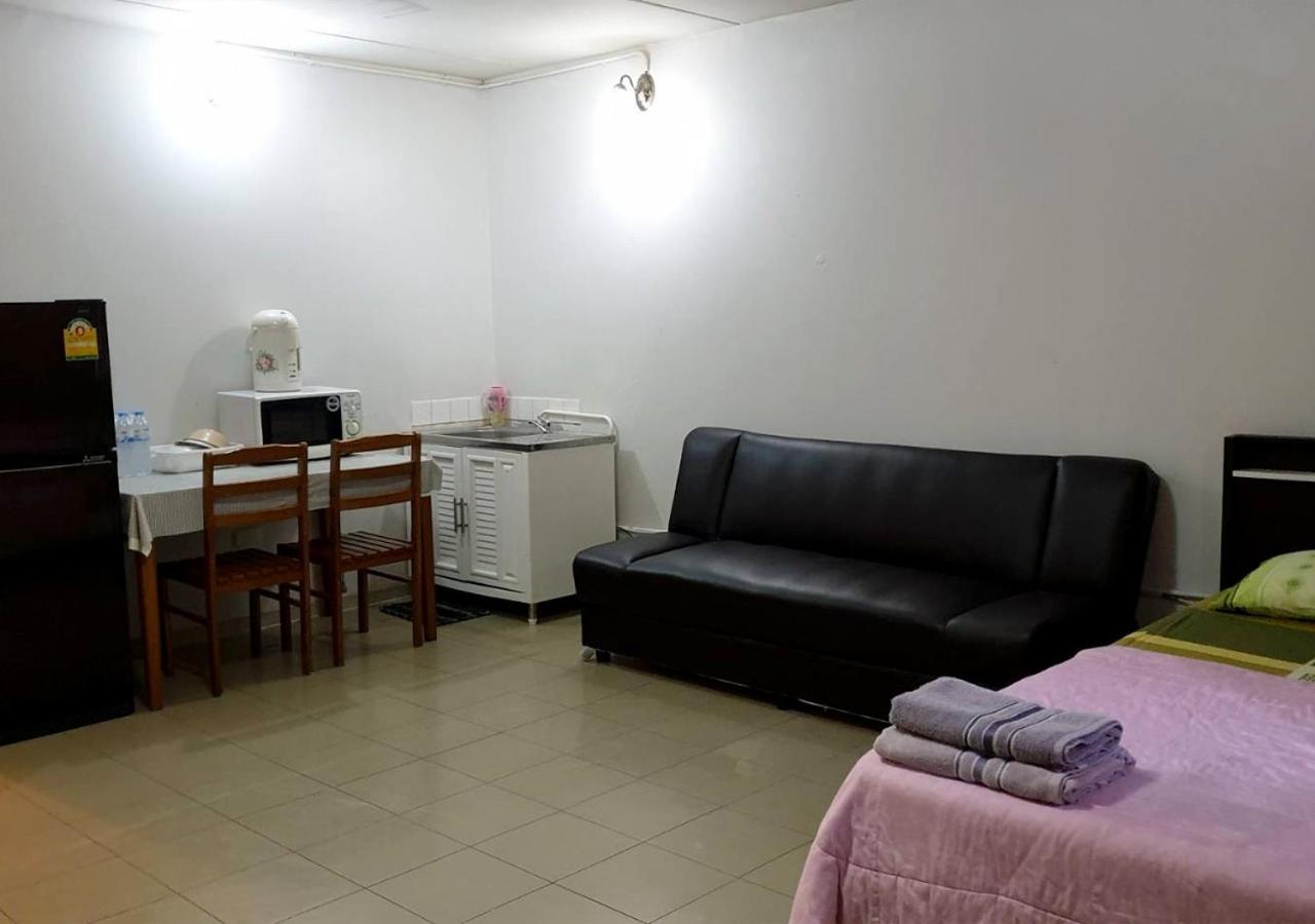 One-Bedroom Apartment - Photo 10