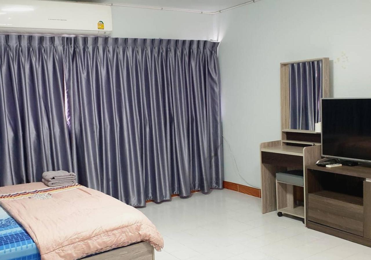 One-Bedroom Apartment - Photo 14