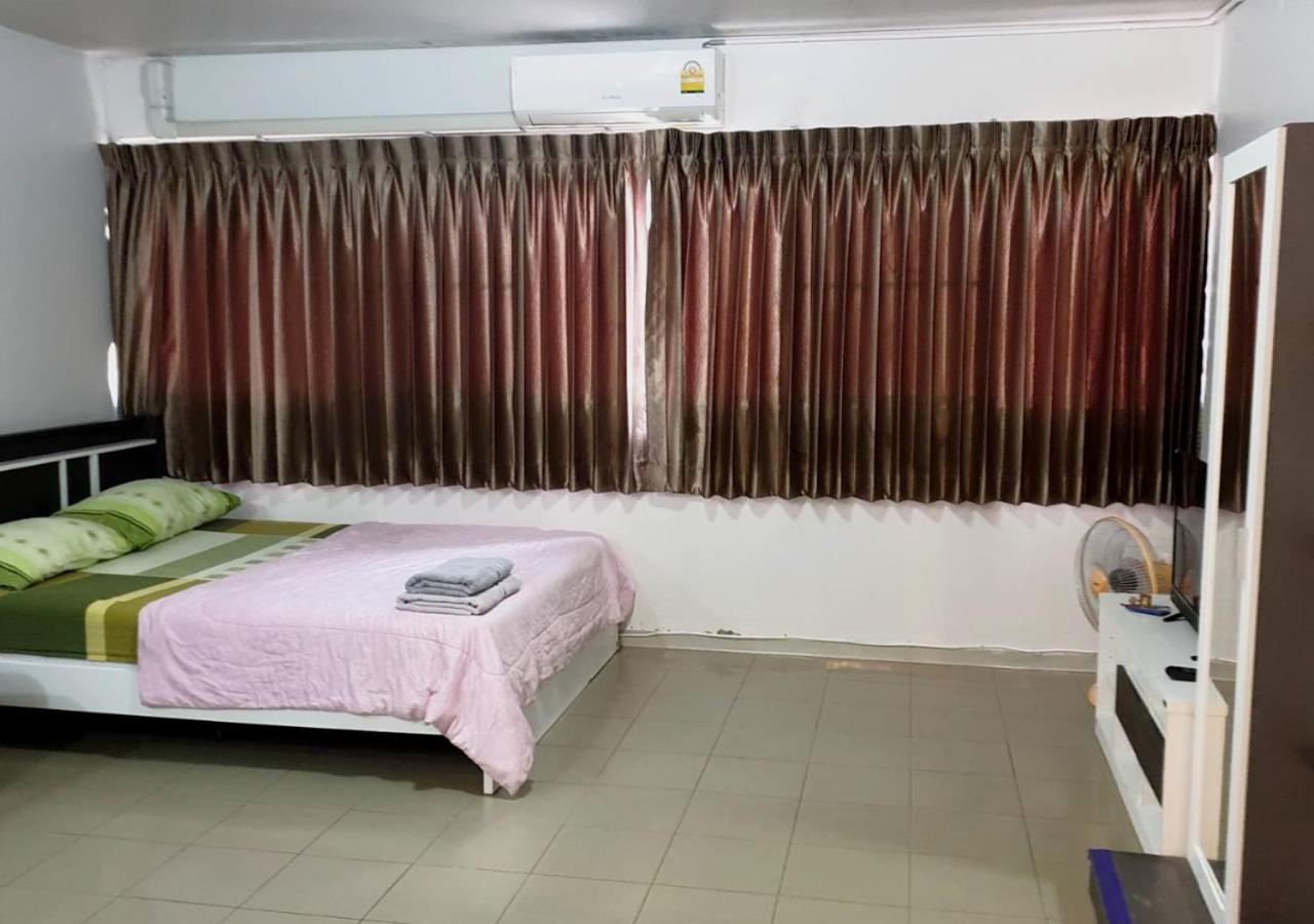 One-Bedroom Apartment - Photo 21
