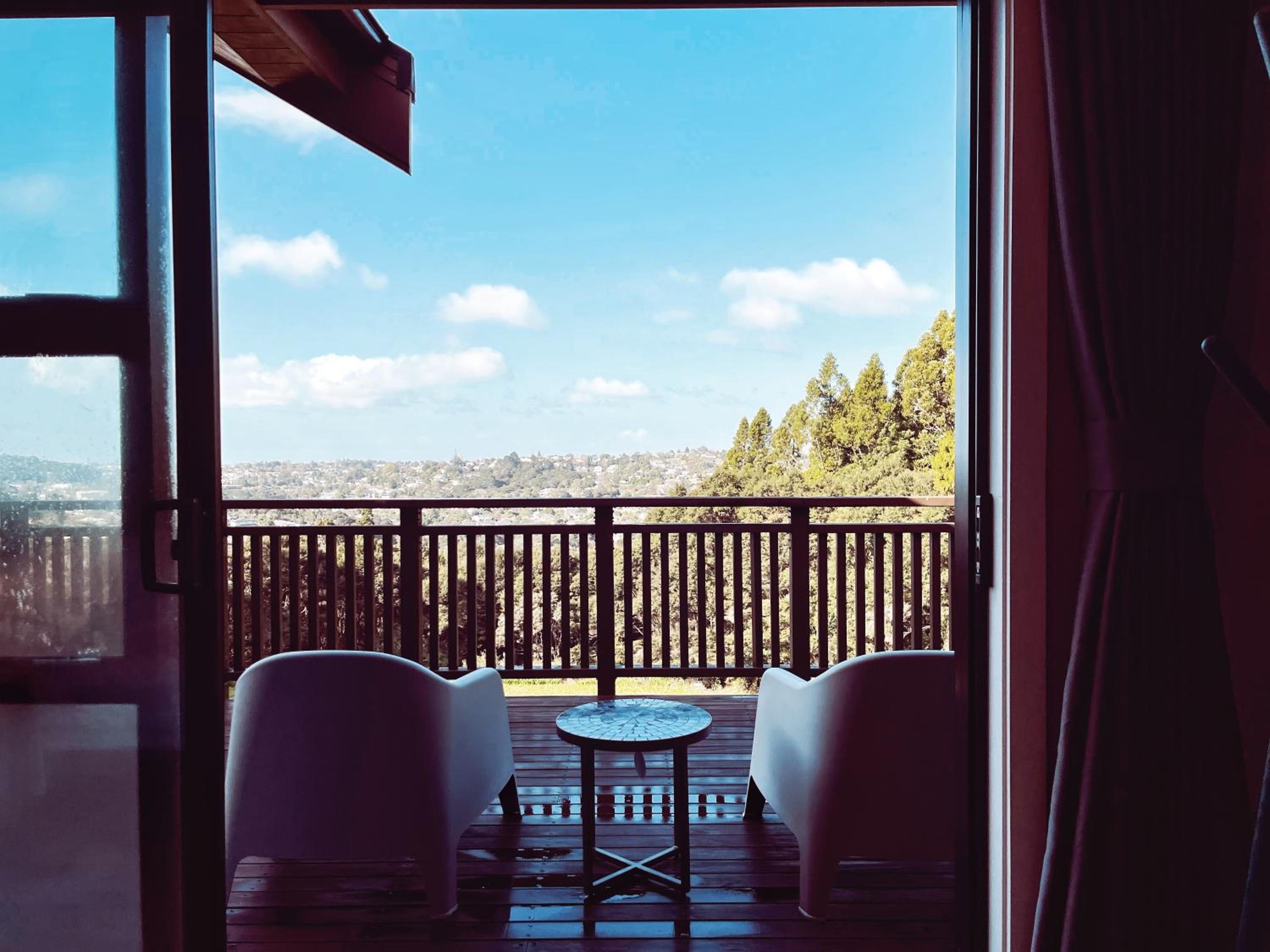 Queen Room with Balcony - Photo 7