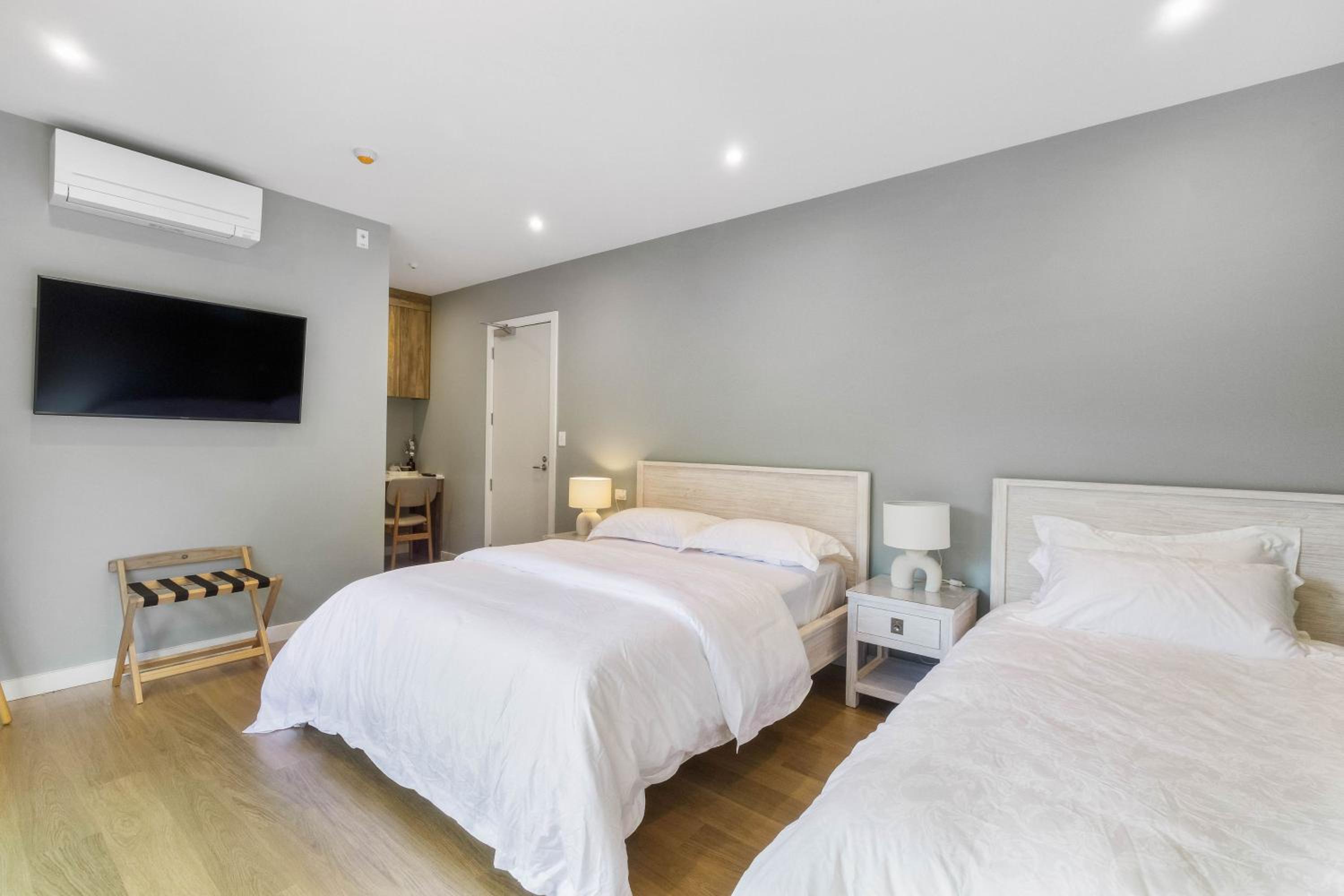 Twin Room with Garden View - Photo 2