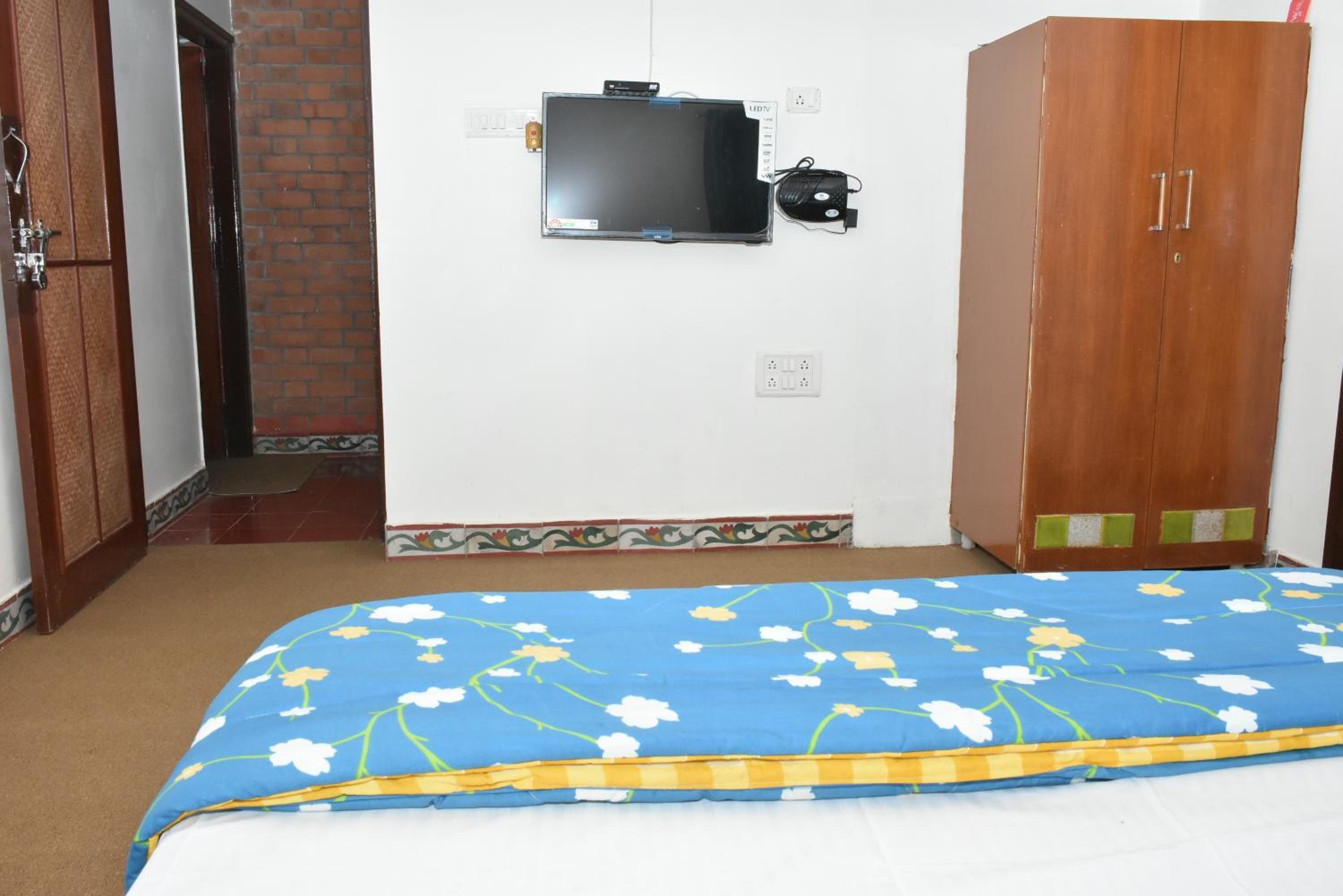Standard Double Room photo 3