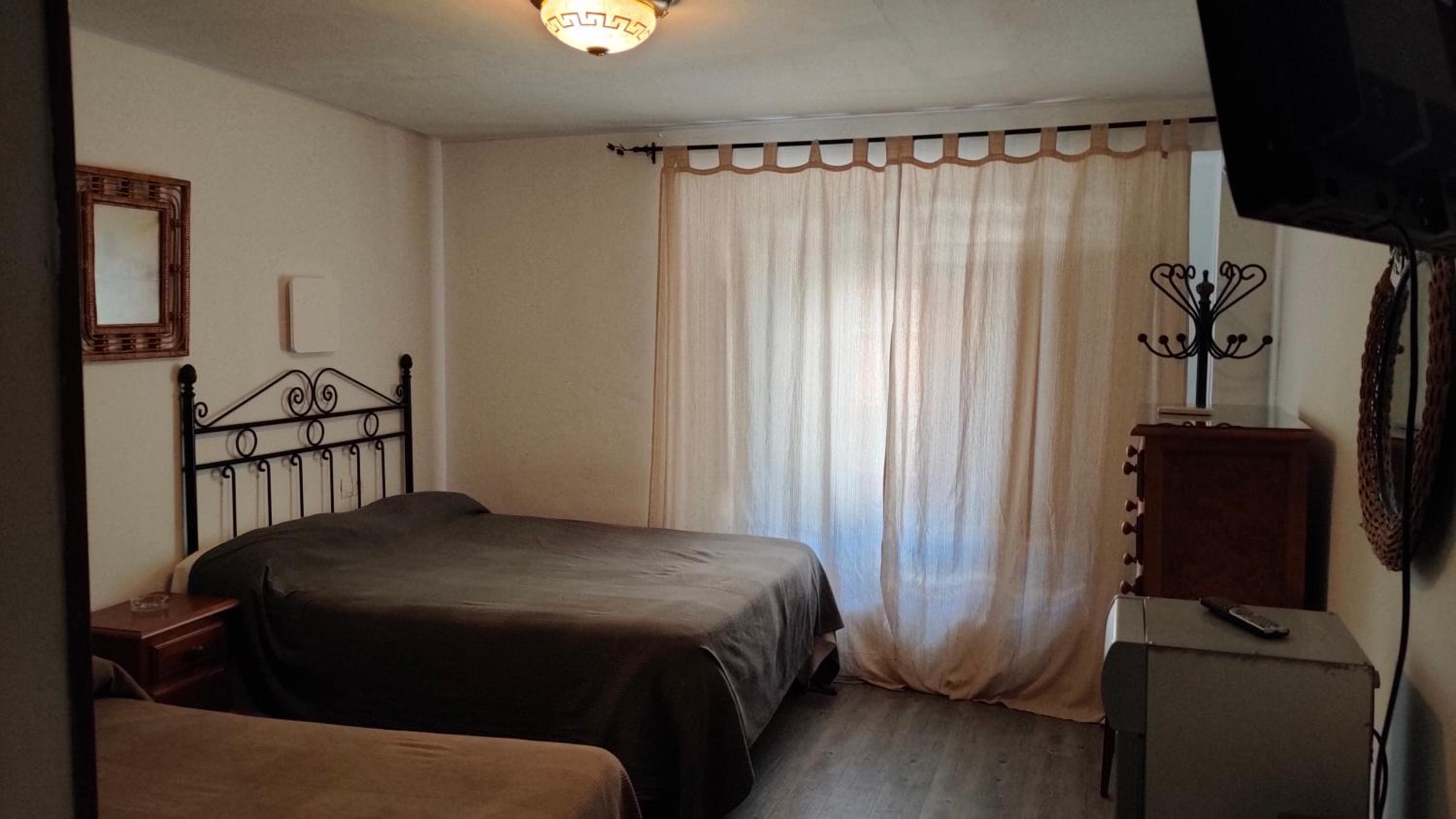 Triple Room - Photo 13