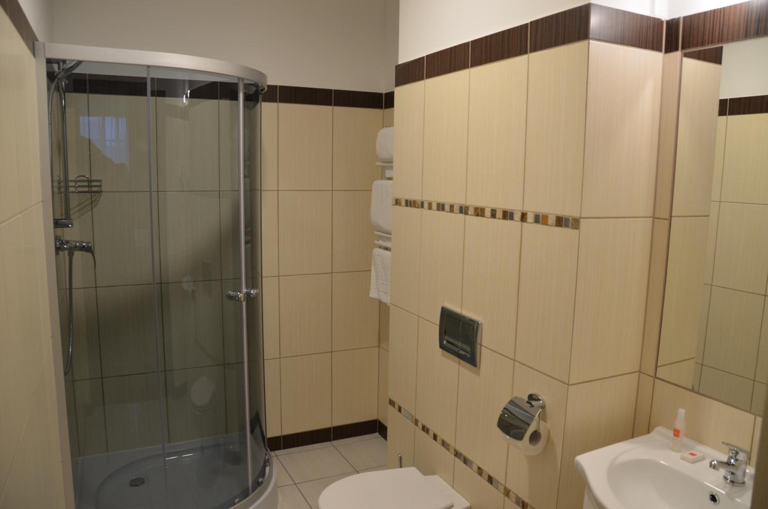 Double or Twin Room - Photo 6