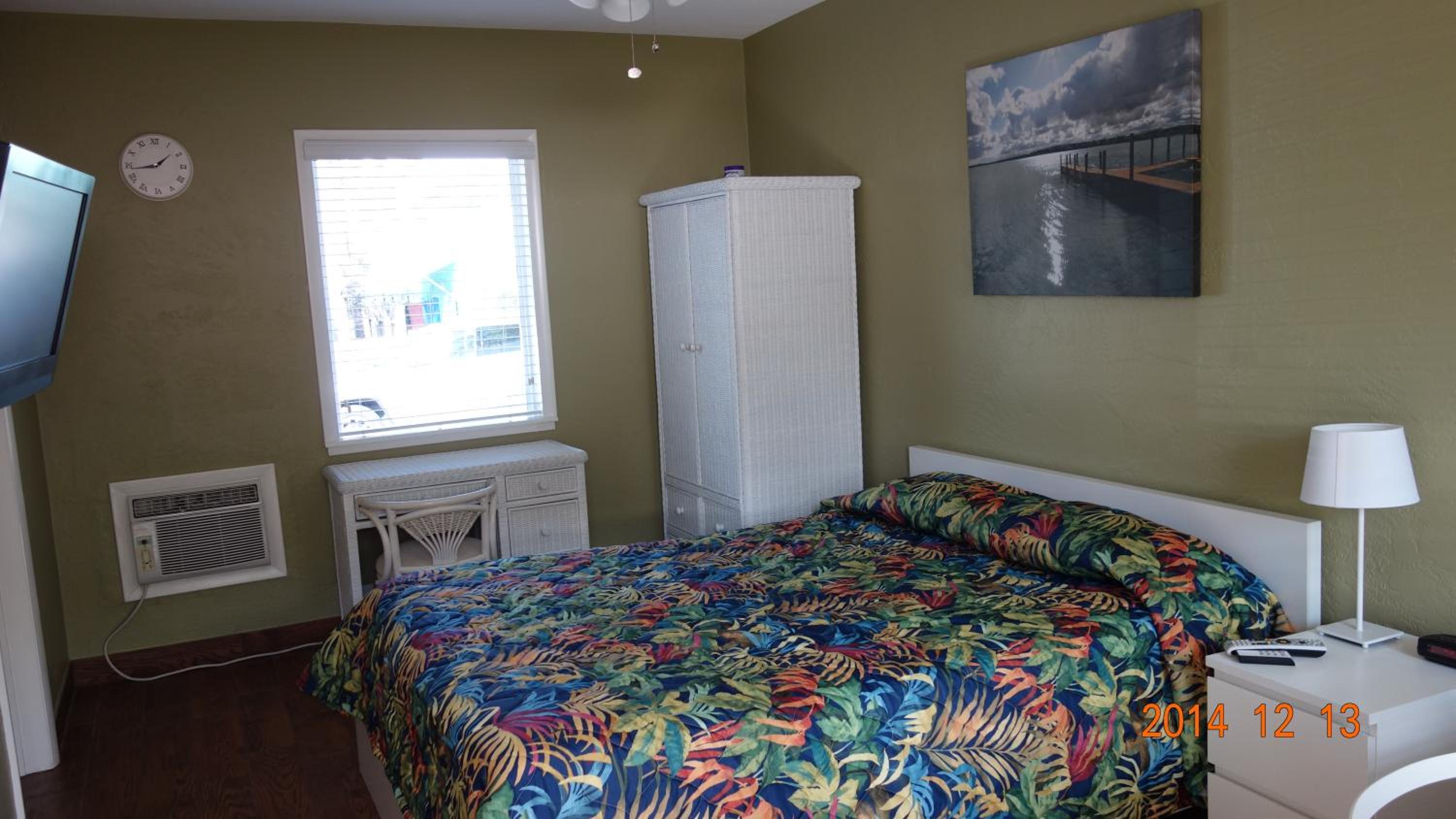 Small Studio - Photo 16