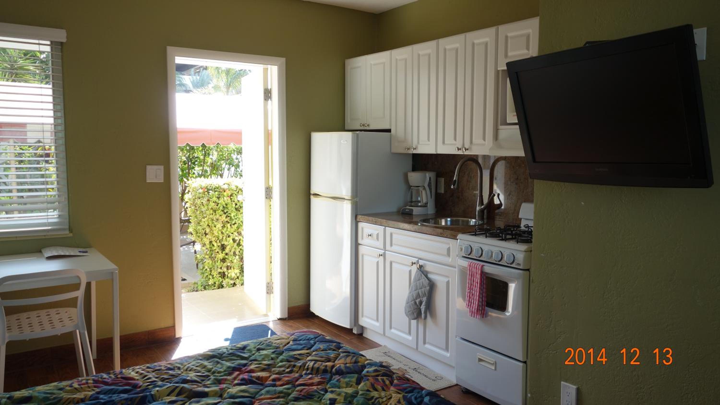 Small Studio - Photo 21