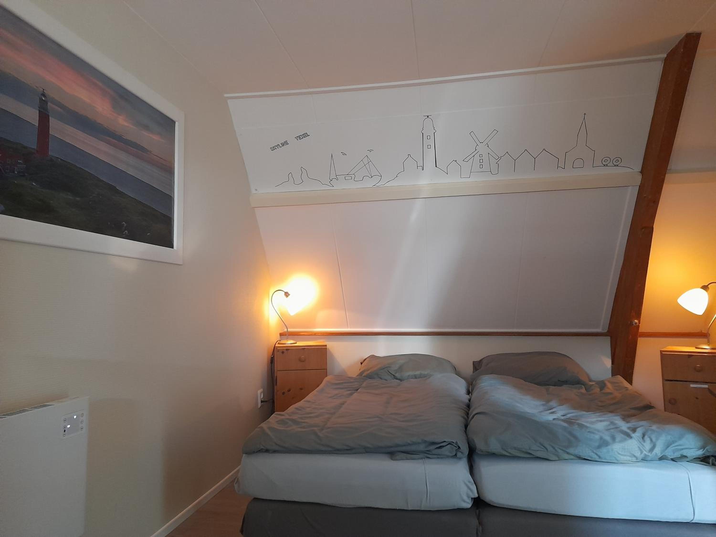 Double or Twin Room with Private Bathroom - Photo 7