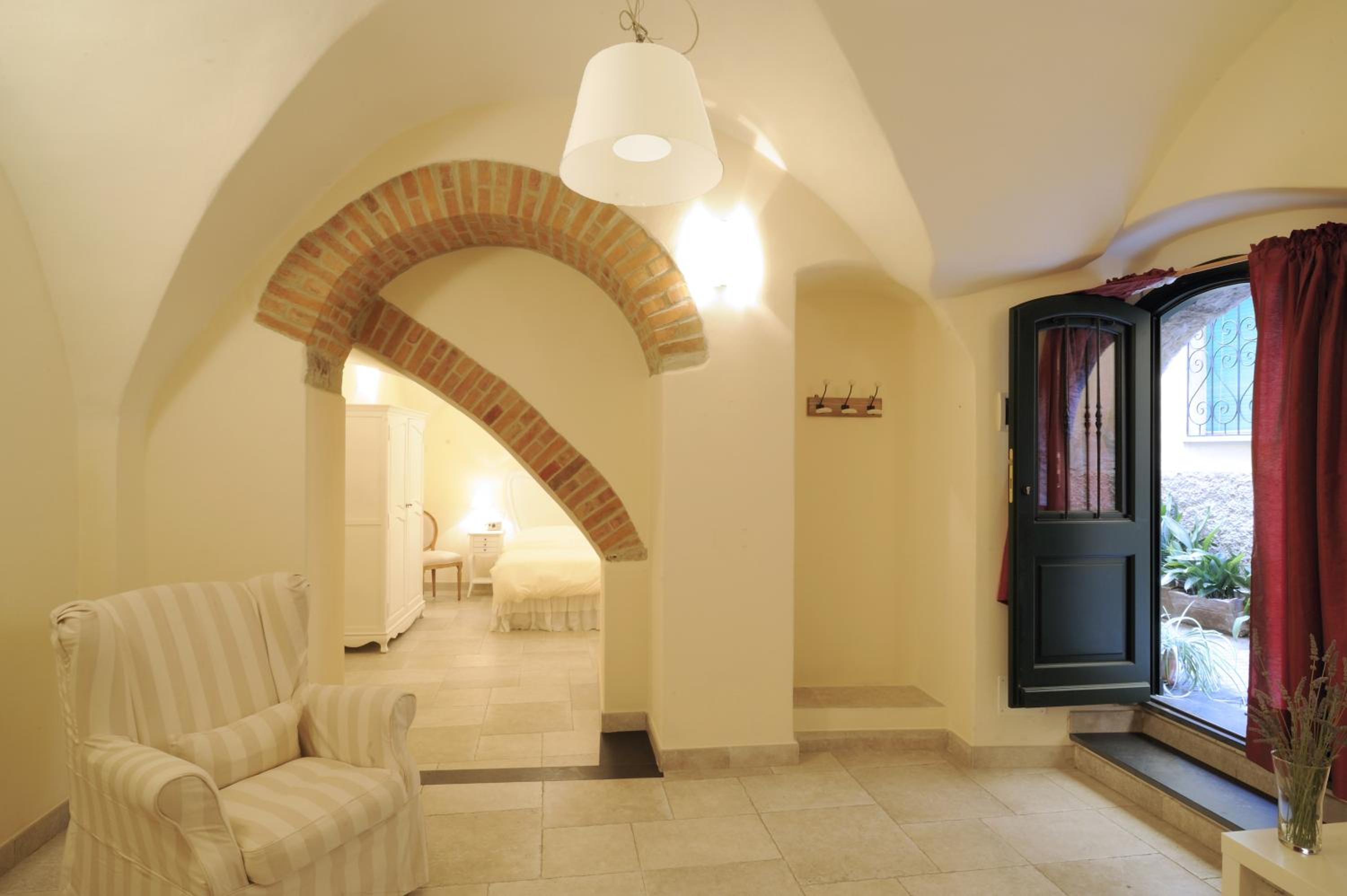 Deluxe Family Room photo 2