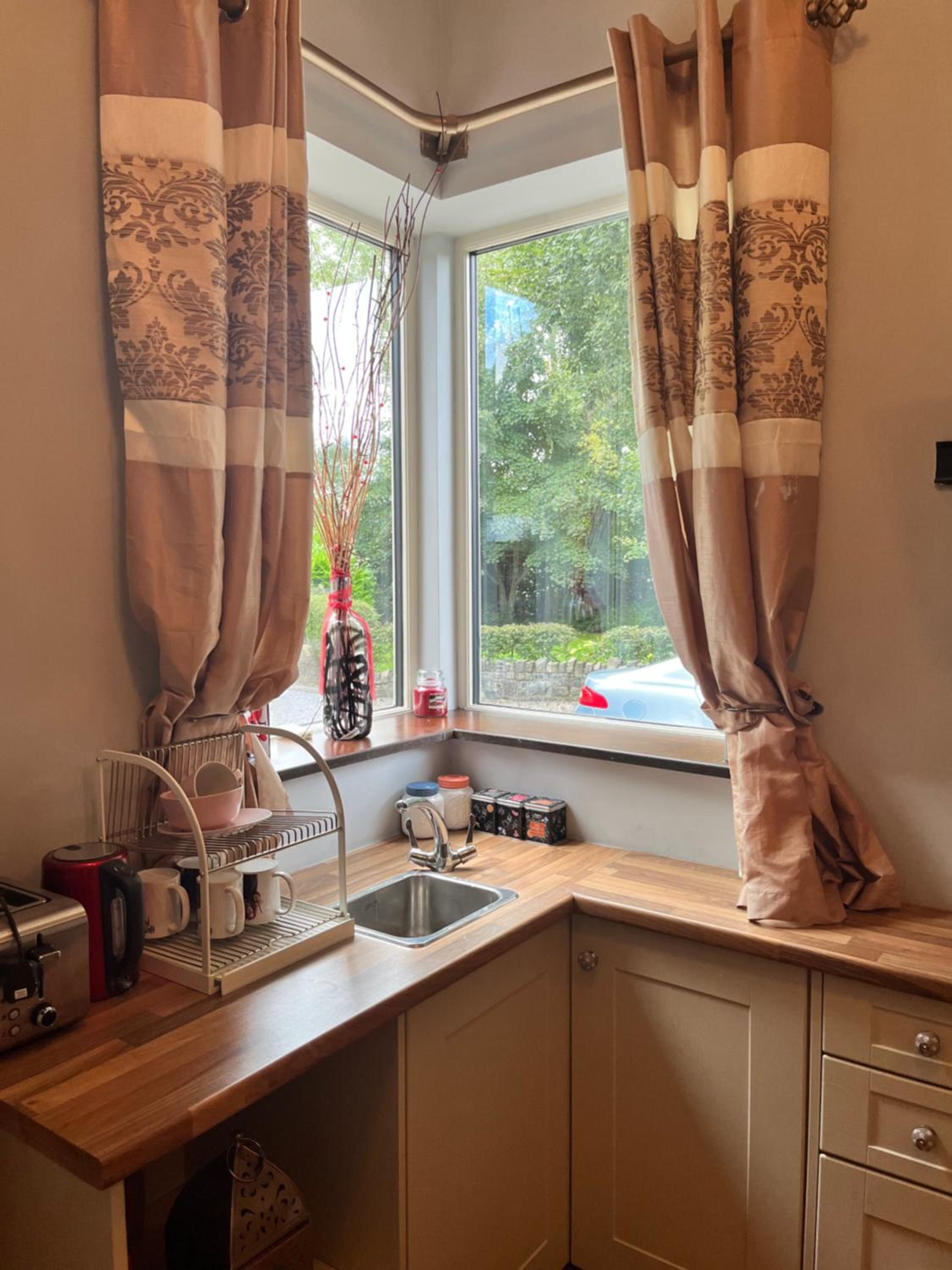 Deluxe King Suite - Photo 5