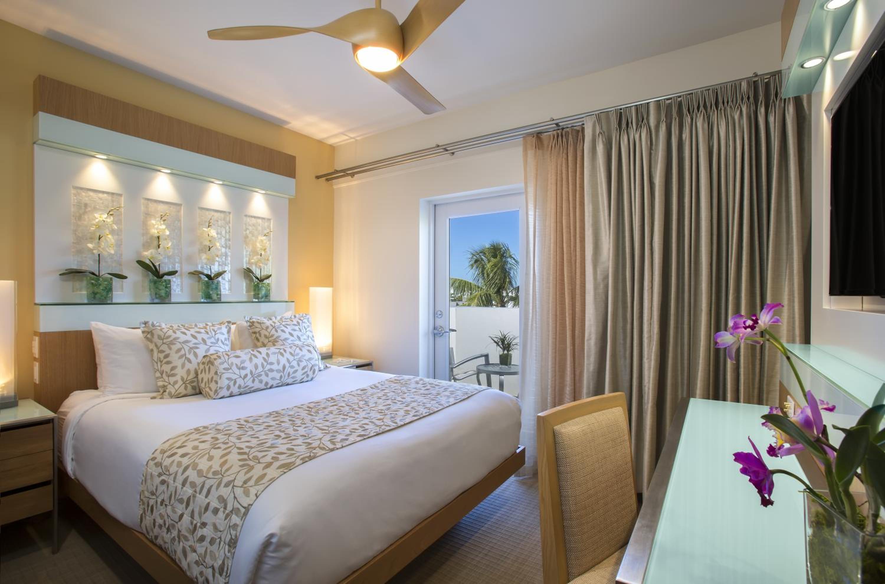 Two-Bedroom Villa with Pool View - Photo 5
