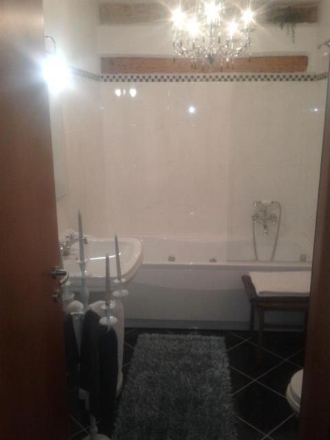 Studio with Spa Bath - Photo 13