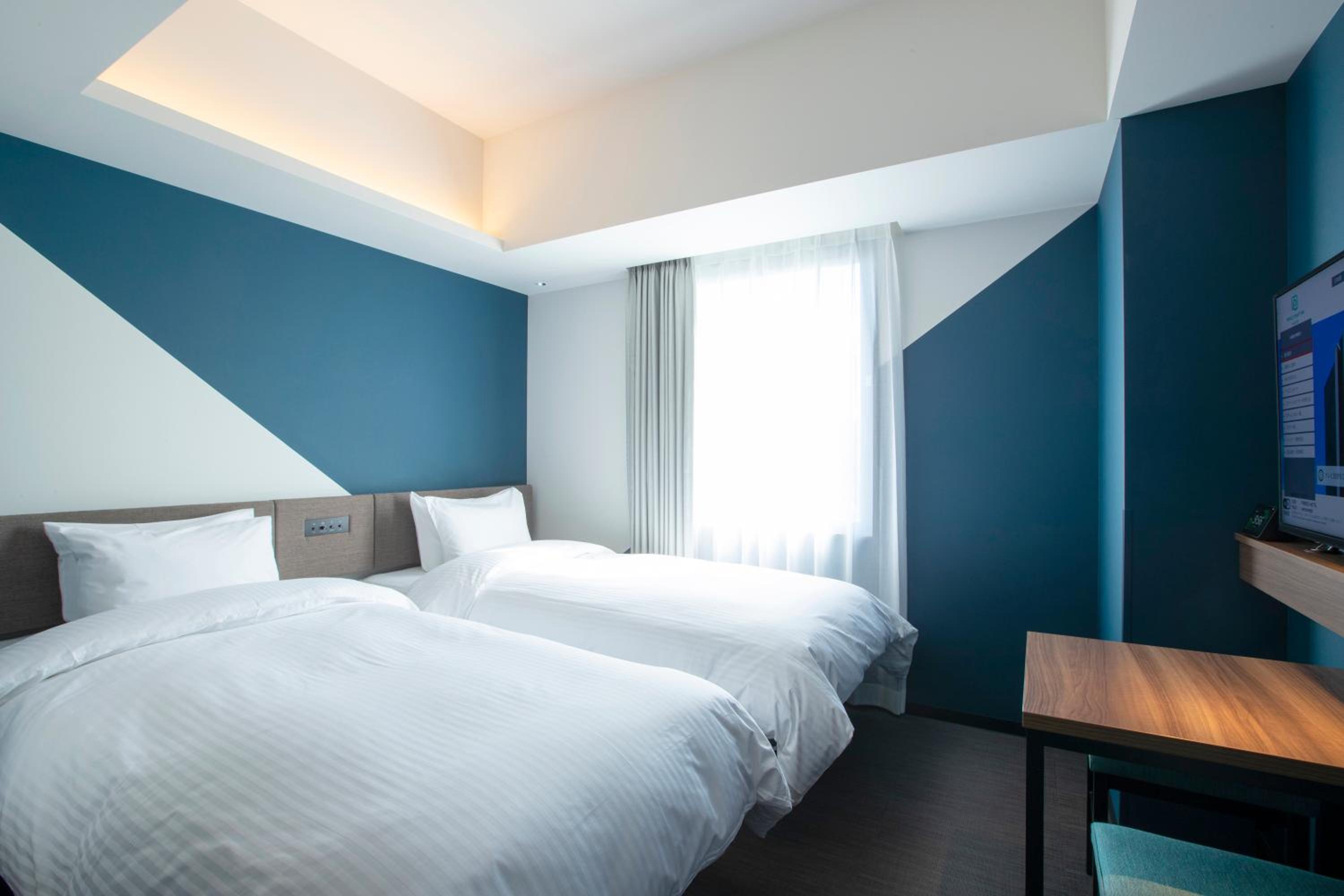Standard Twin Room with Complimentary Breakfast - Non-Smoking - Photo 1