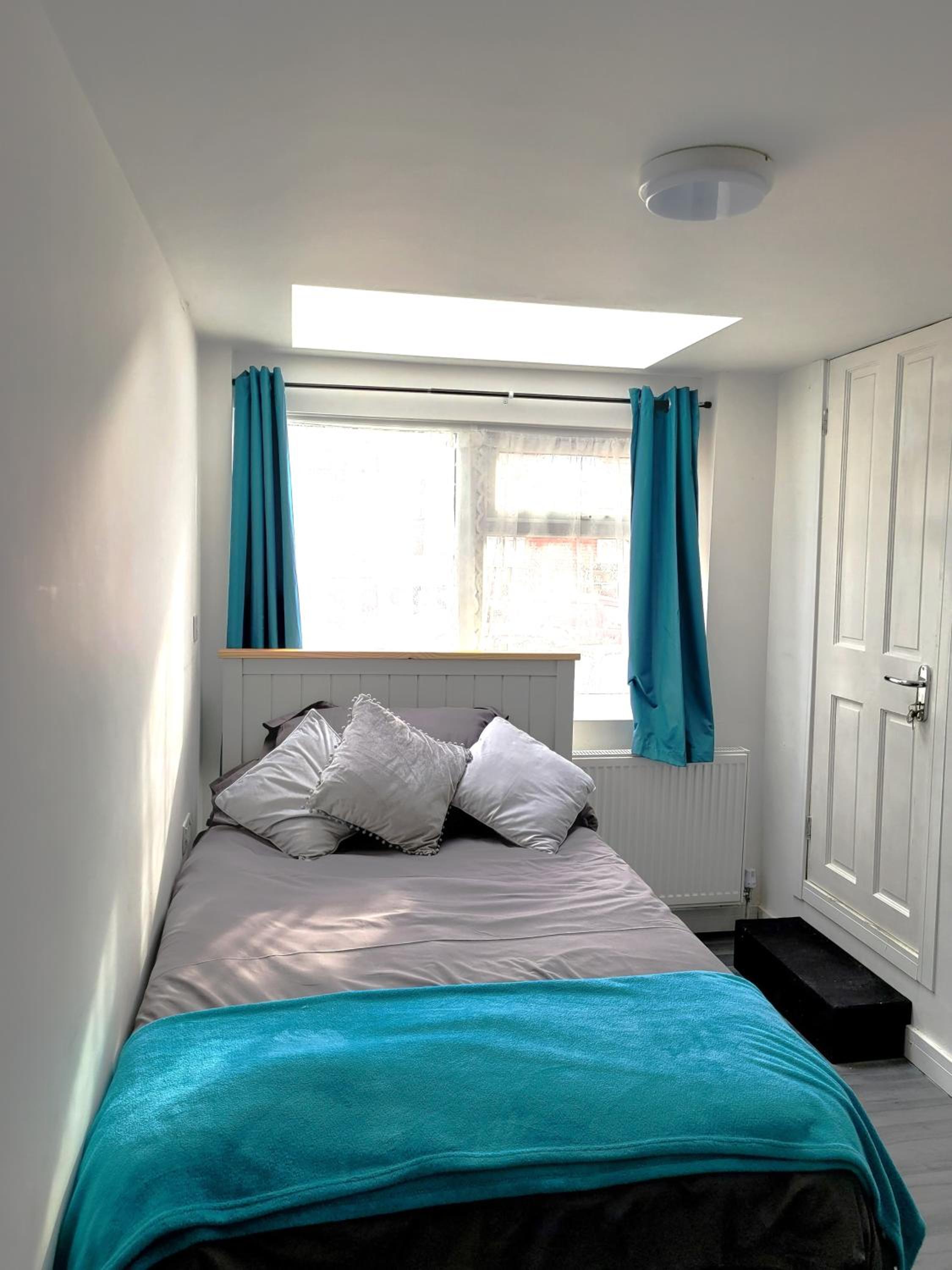 Deluxe Double Room with Shower