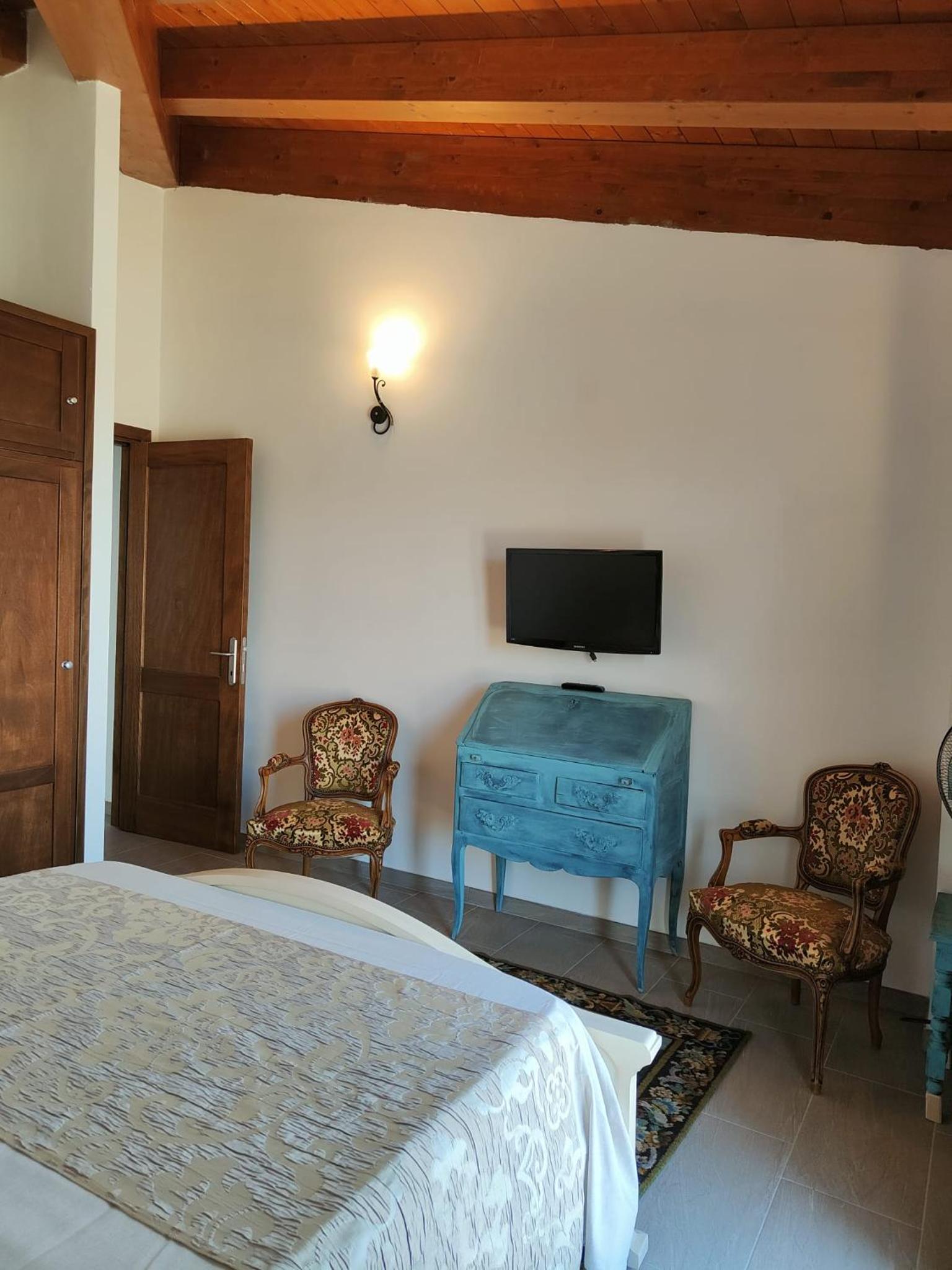 Superior Triple Room with Sea View photo 3