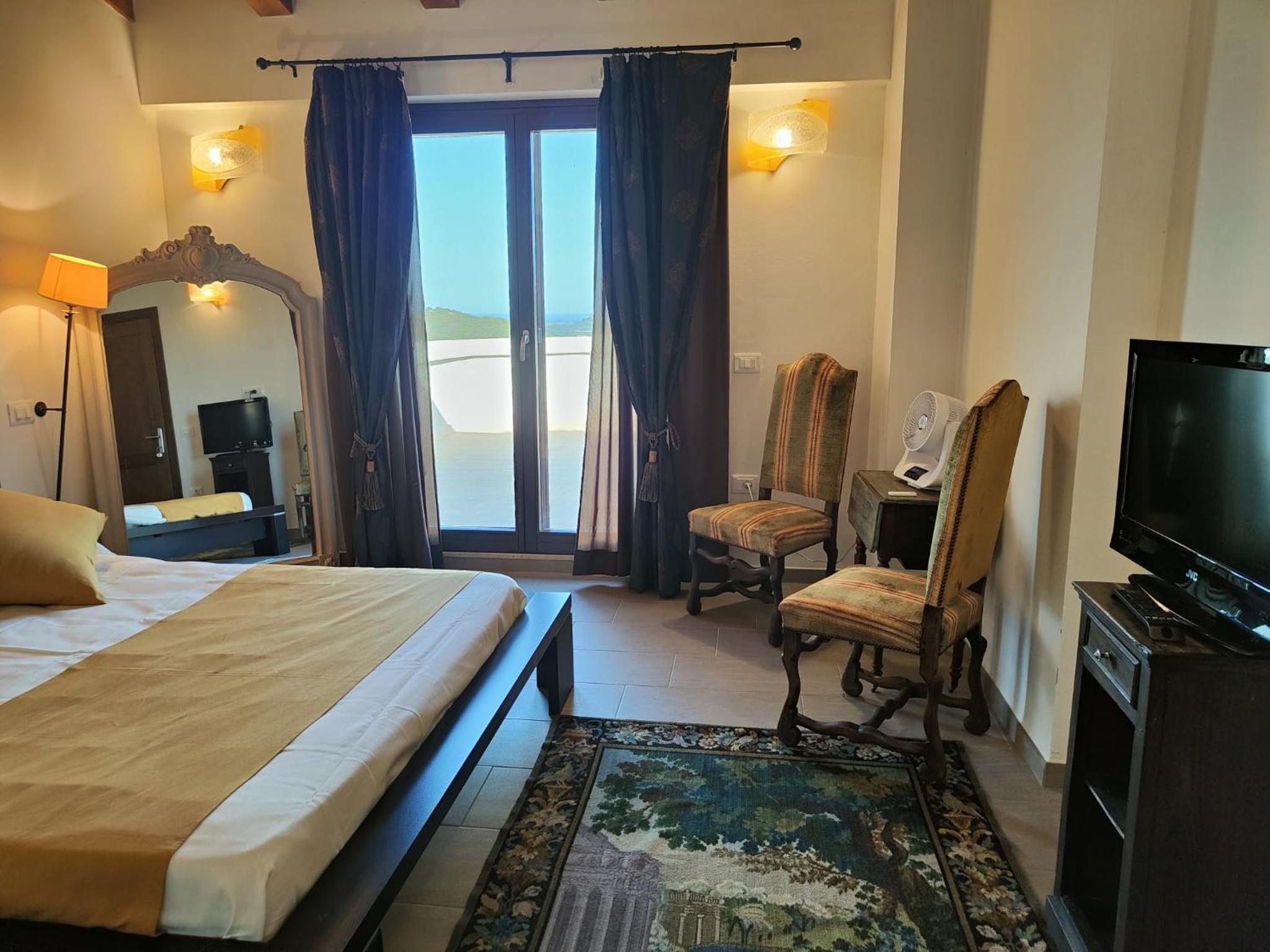 Deluxe Double Room with Sea View photo 3