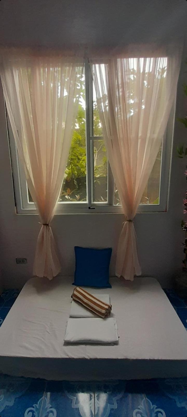 Budget Double Room - Photo 8