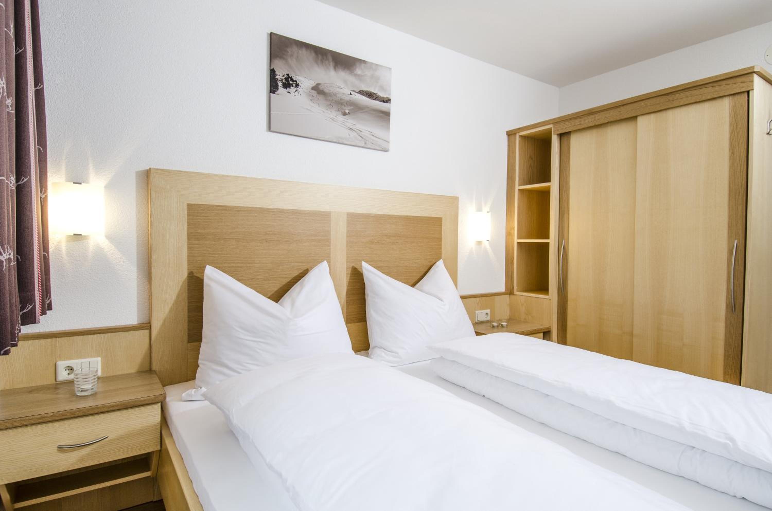 Two-Bedroom Apartment with Terrace photo 2