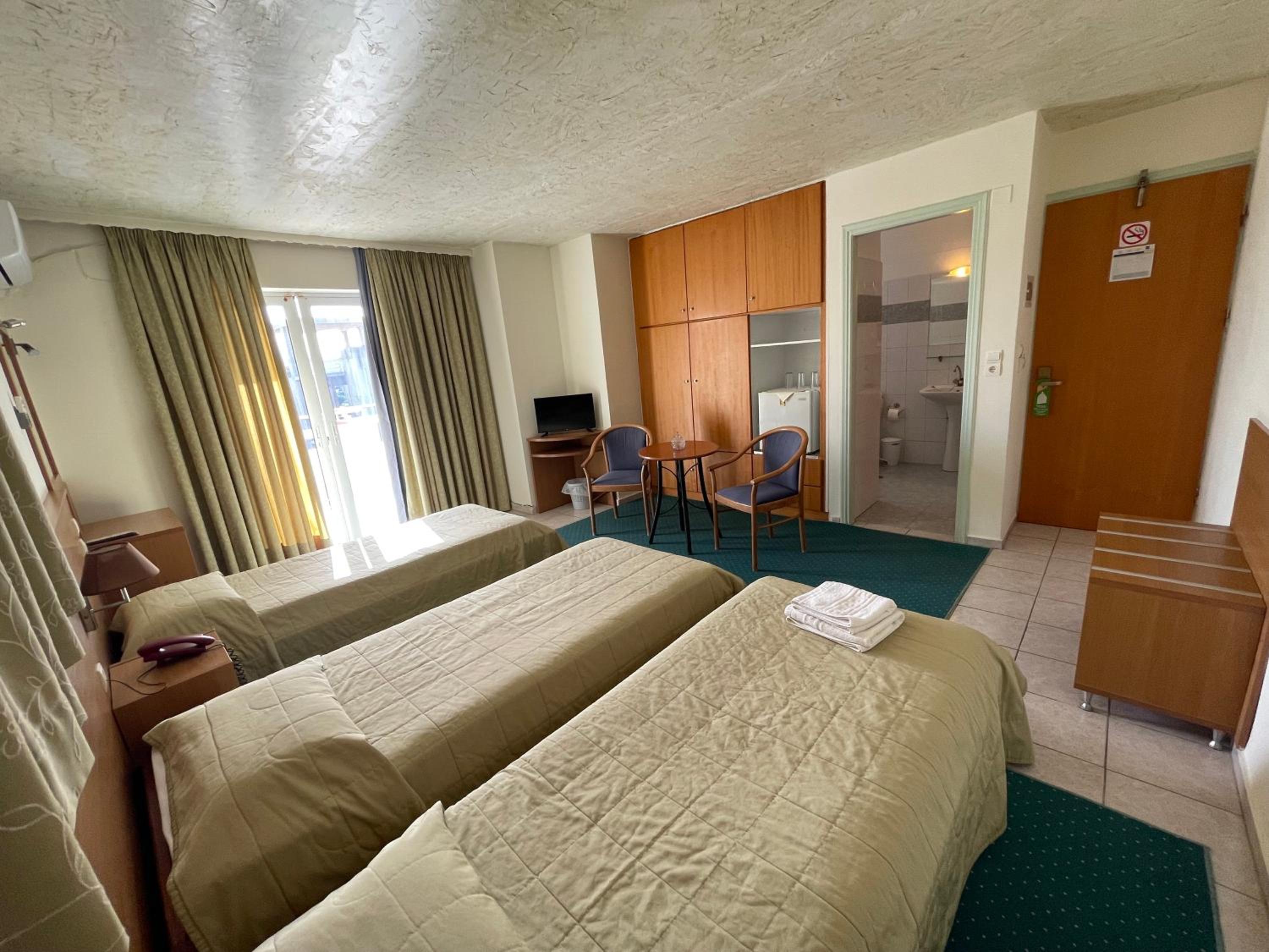 Triple Room with City View photo 2