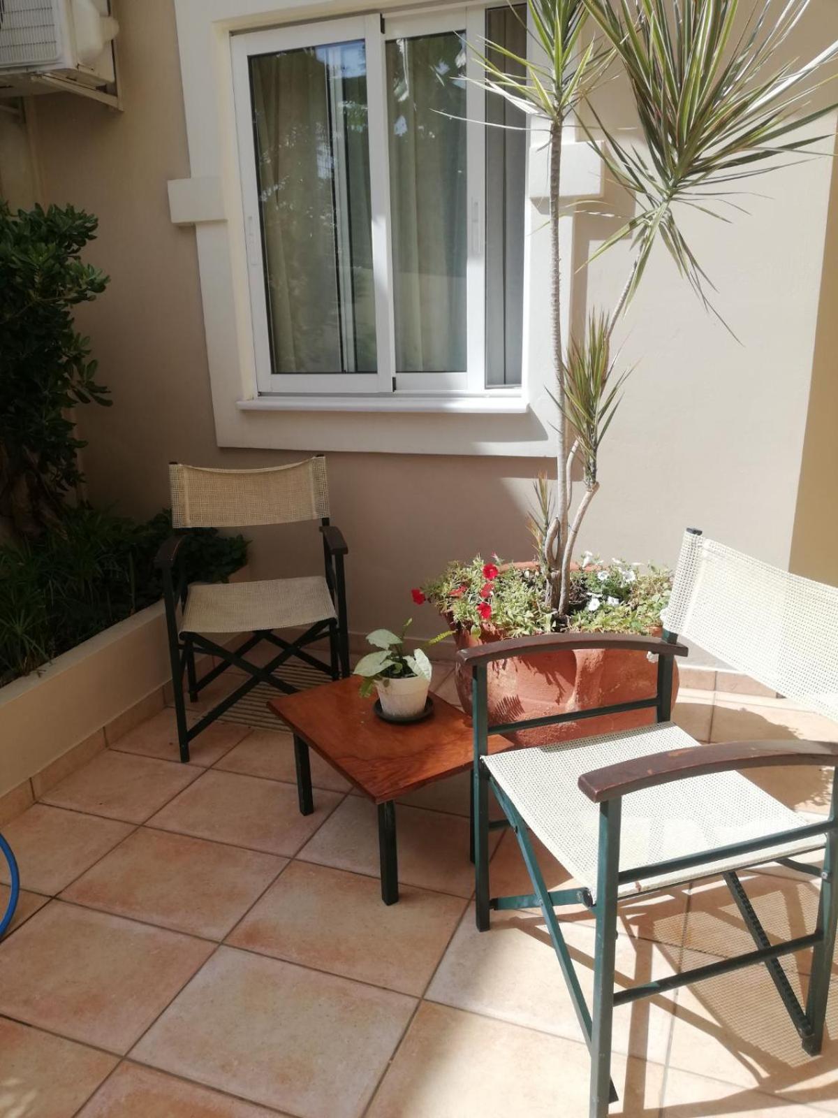 Economy Studio with shared Terrace - Ground Floor photo 3