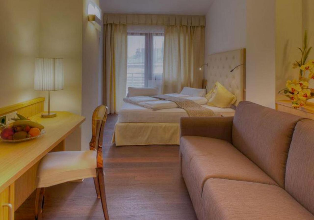 Deluxe Double Room photo 2