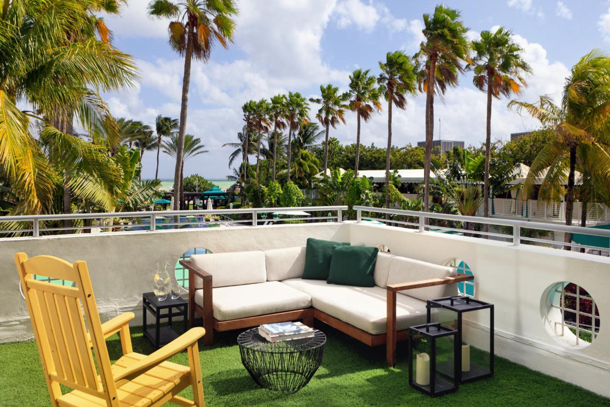 Oceanfront Premium King Room with Terrace - Photo 3