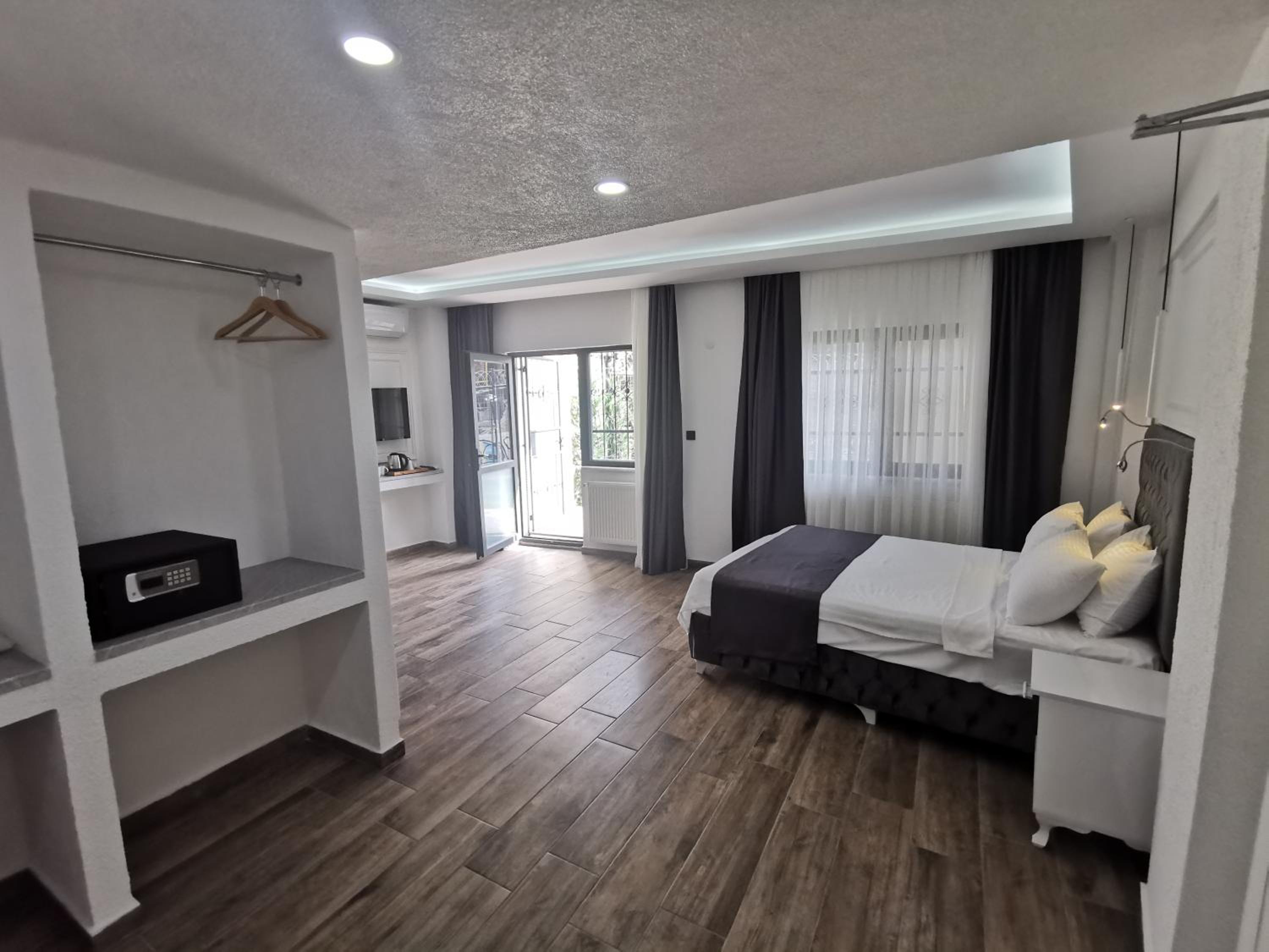 Family Room with Garden View photo 1