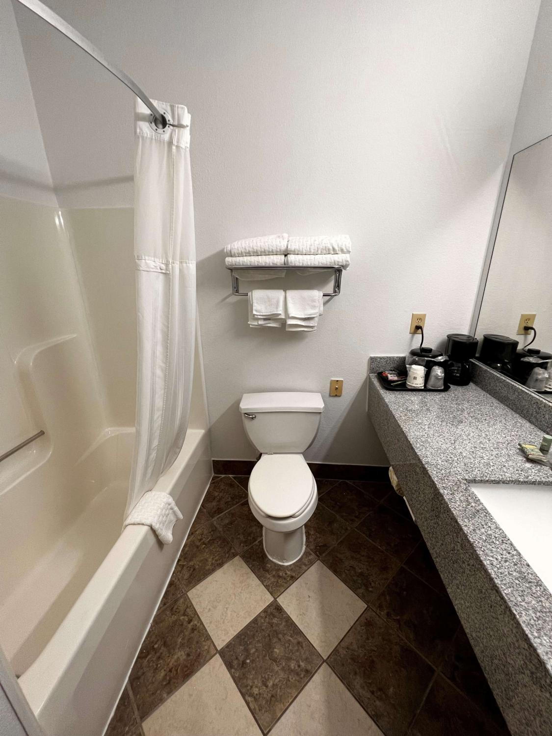Double Room with Two Double Beds - Photo 2