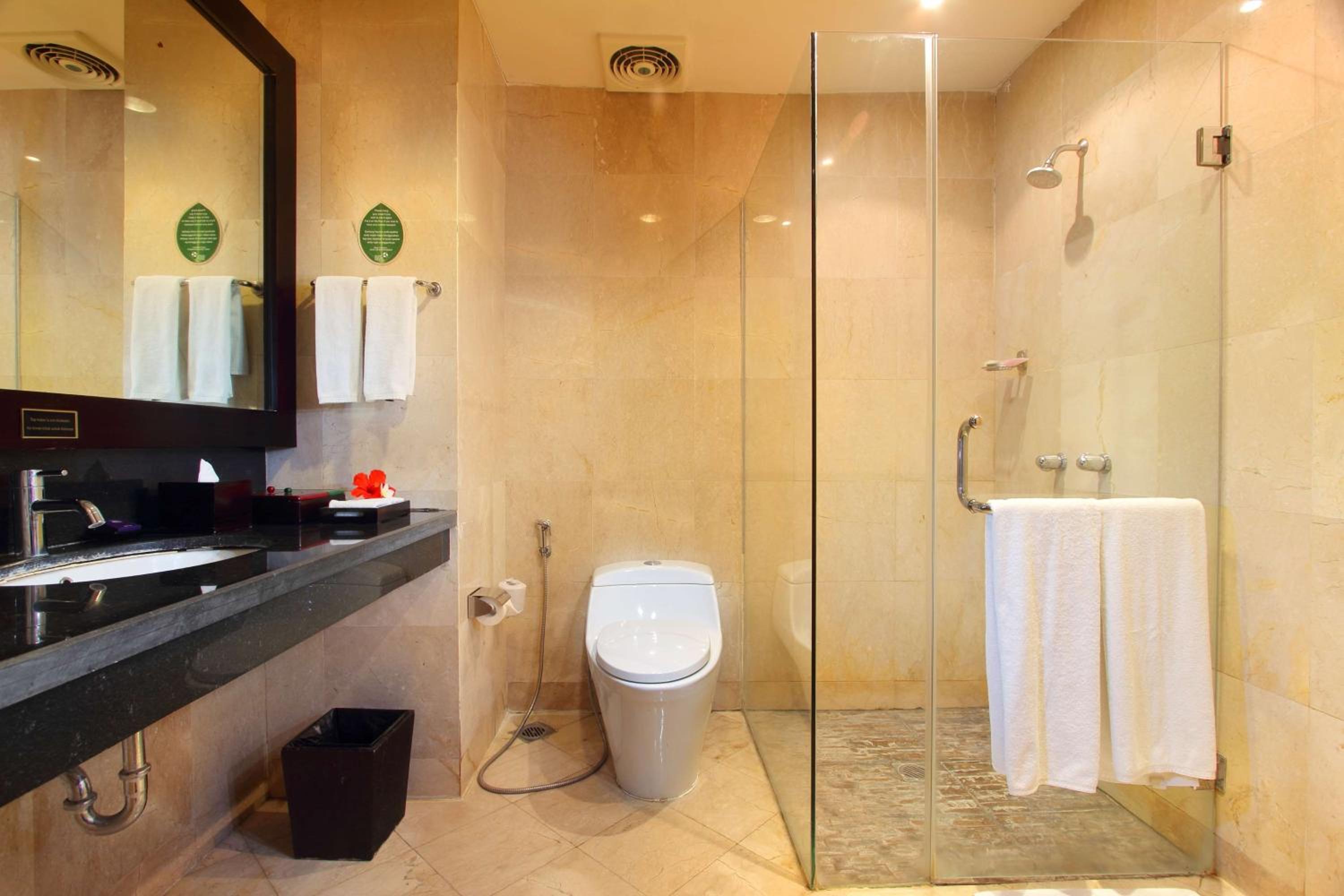 Deluxe Twin Room with Garden View - Smoking photo 3