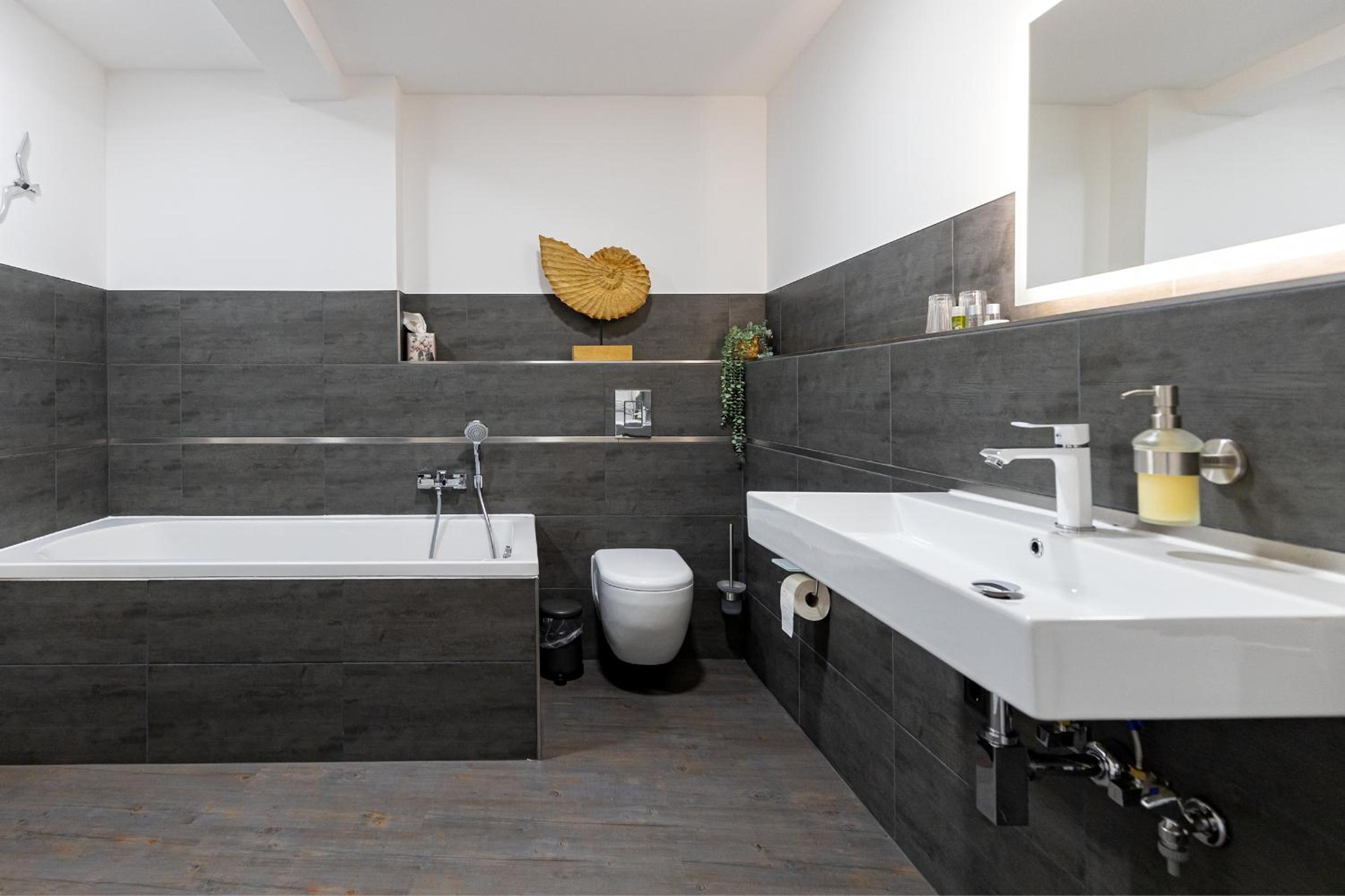 Duplex Suite - Photo 13
