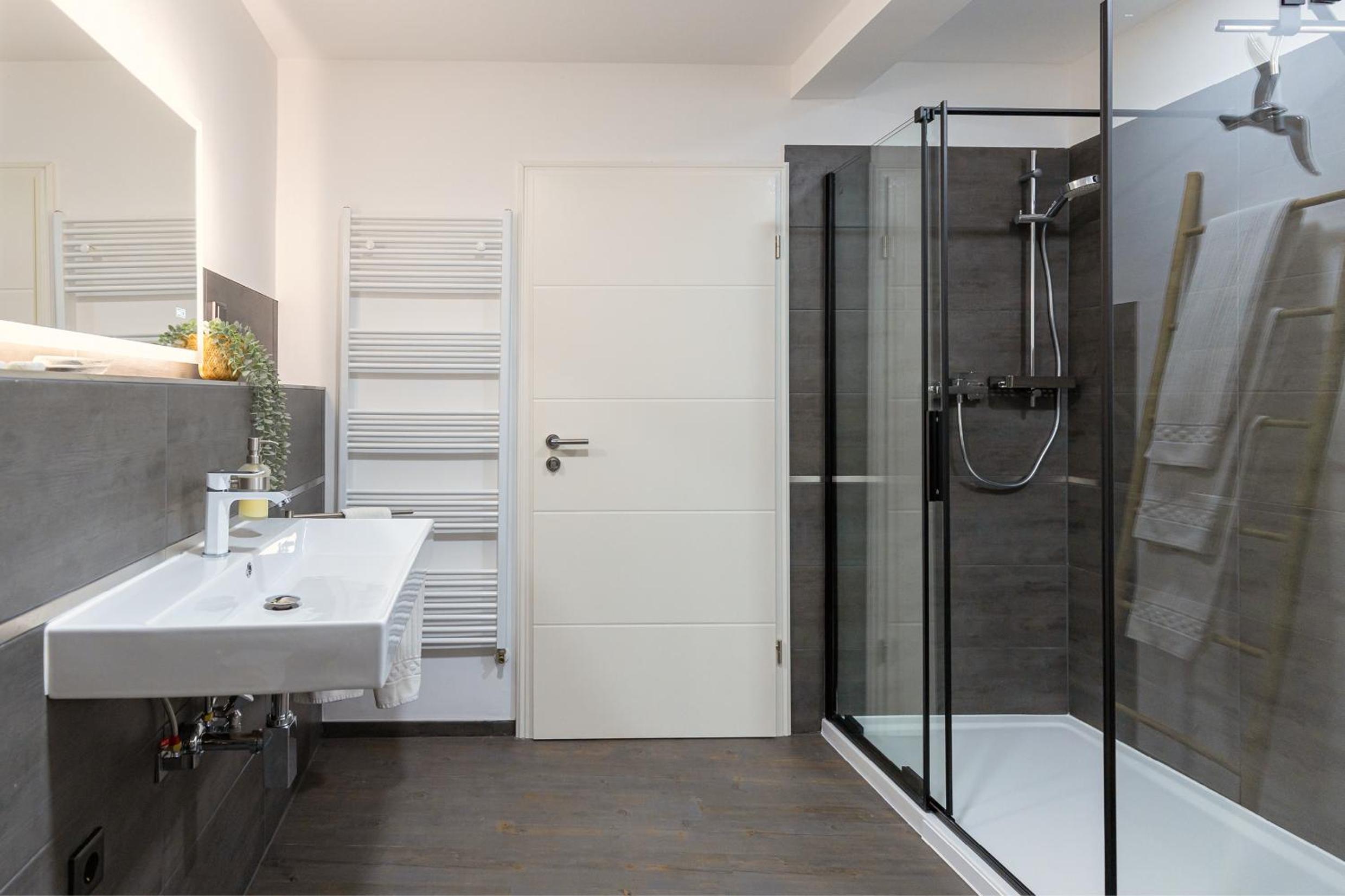 Duplex Suite - Photo 20