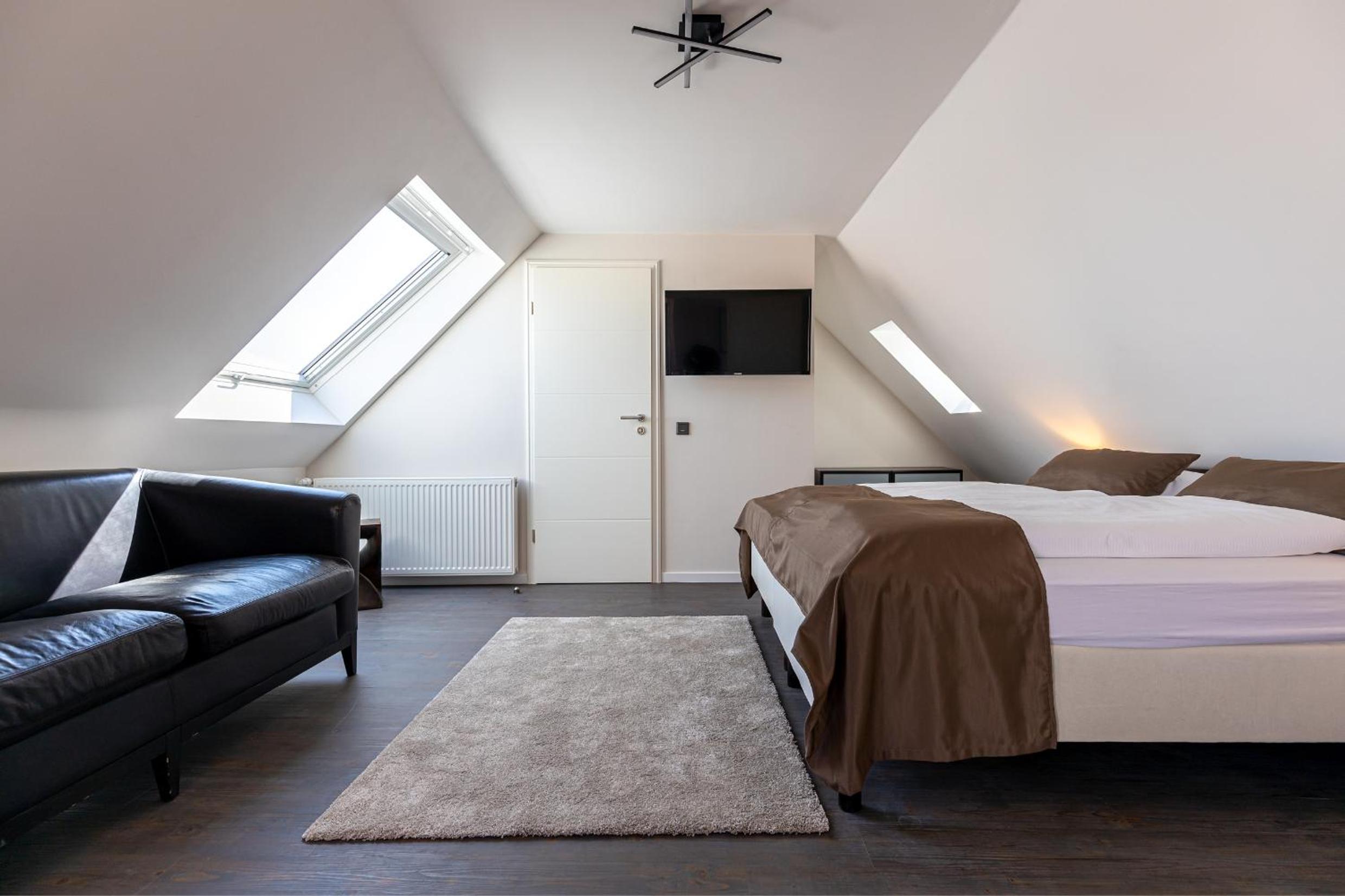 Duplex Suite - Photo 17