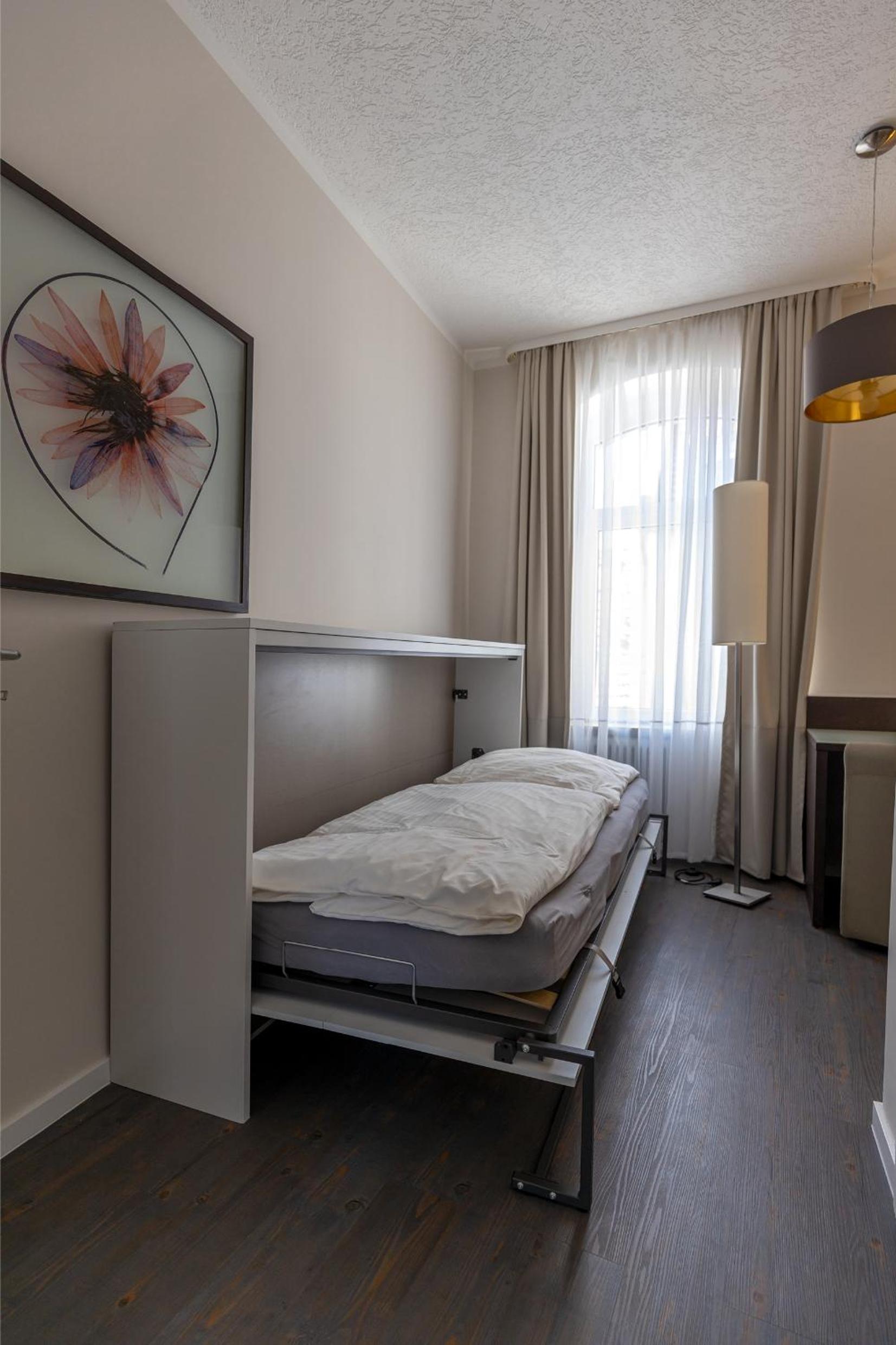 Large Double Room - Photo 3